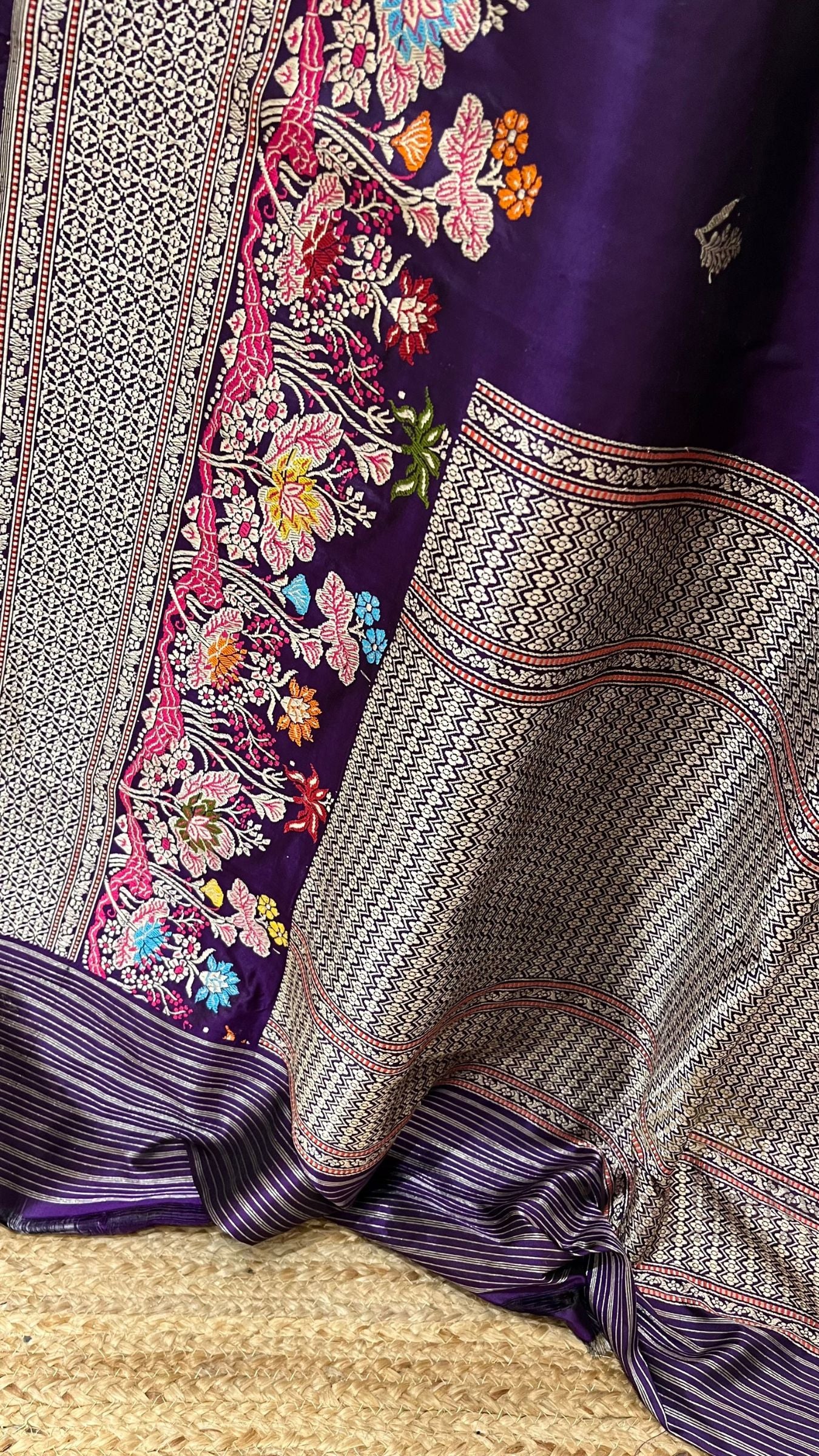 Pure Katan Silk Handloom Banarasi Saree - with kadhua meenakari motifs