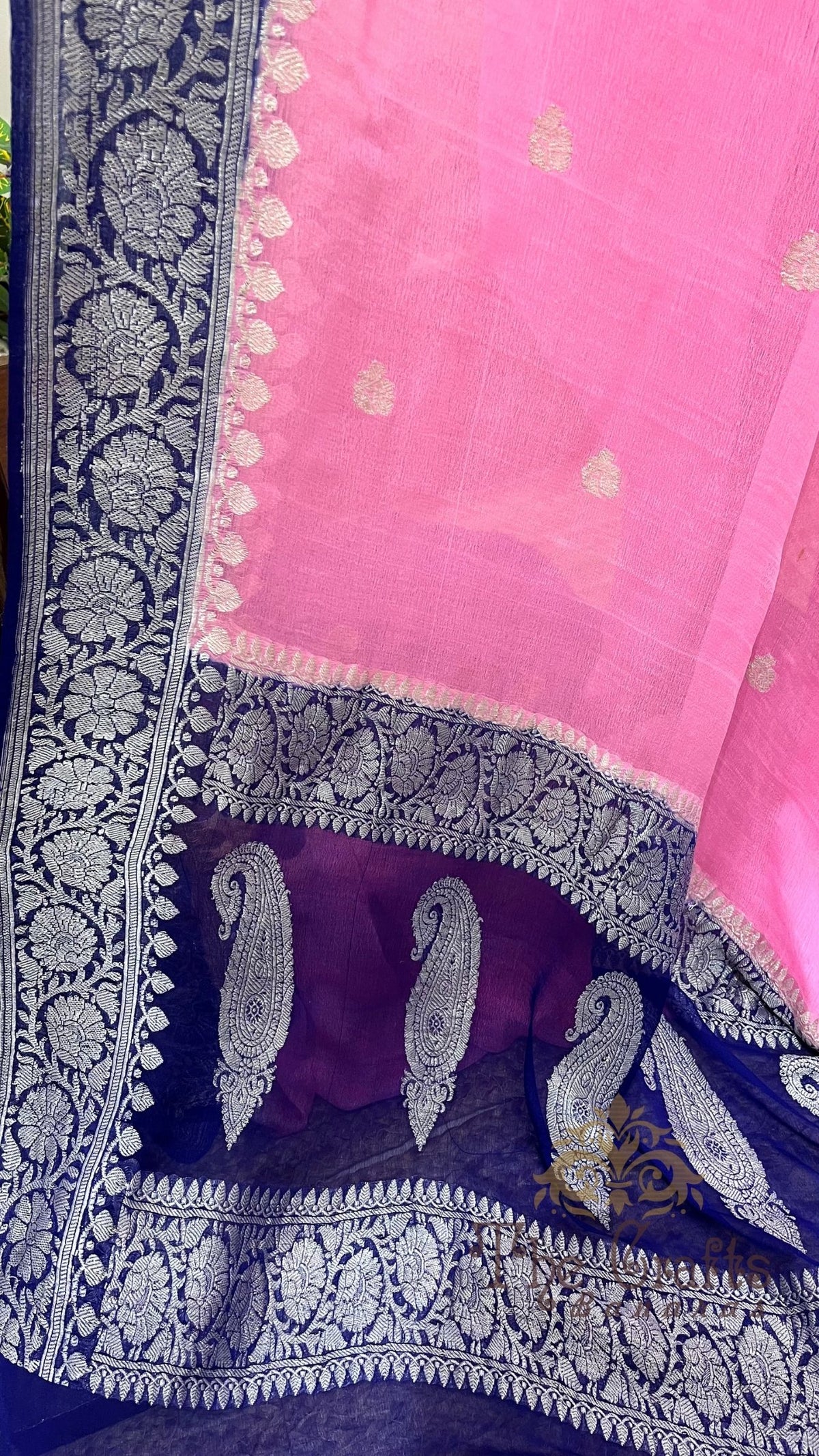 Pure Handloom Georgette Banarasi Saree - Silver Zari