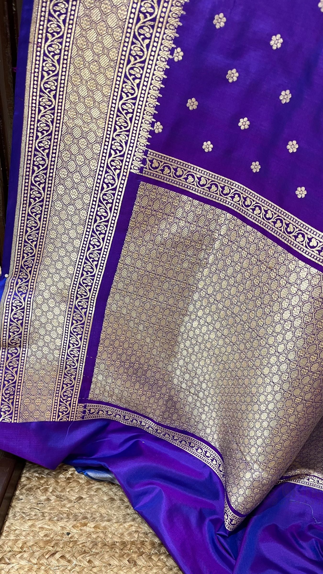 Pure Katan Silk Handloom Banarasi Saree - Chunri Buti
