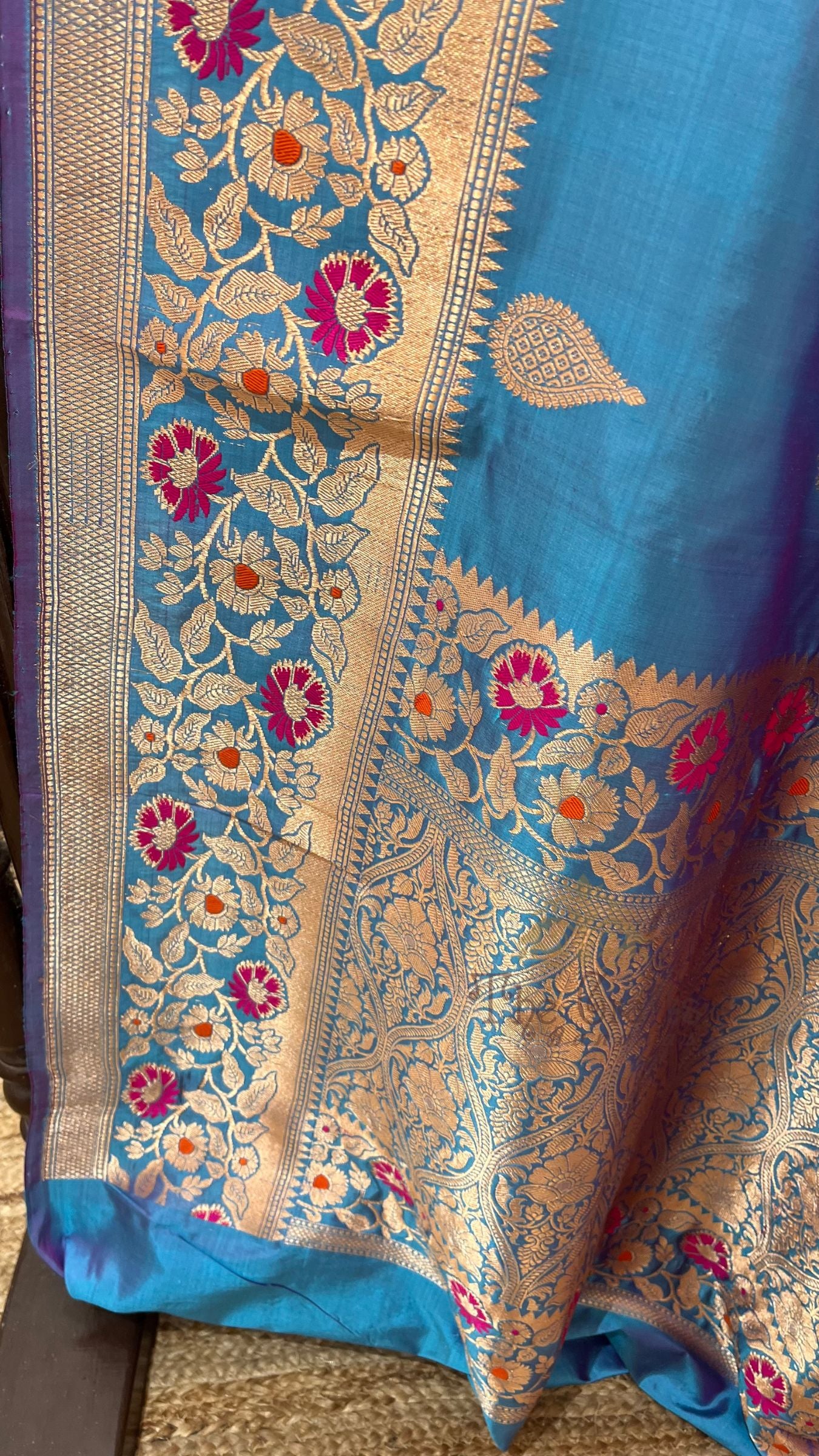 Pure Katan Silk Handloom Banarasi Saree - with kadhua motifs