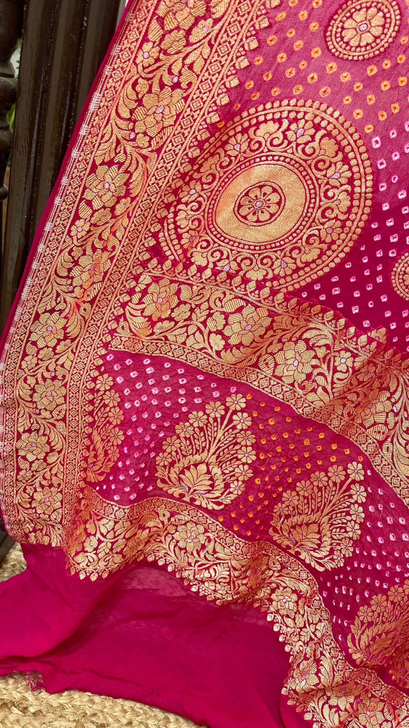 Khaddi Georgette Banarasi Handloom Bandhej Dupatta