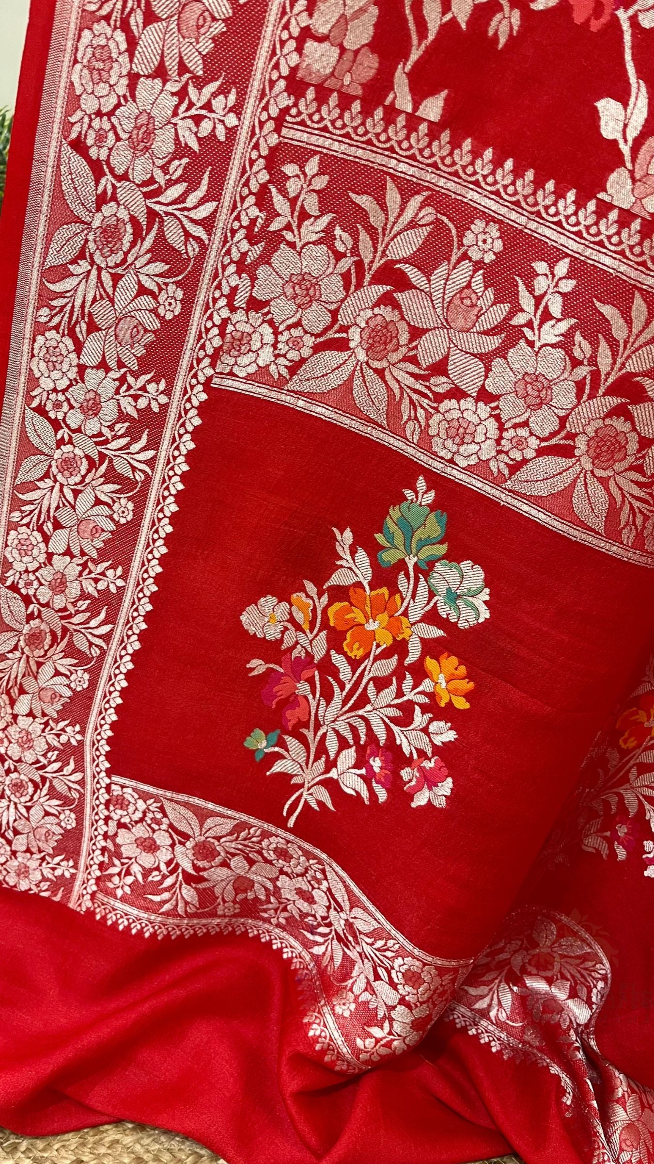 Khaddi Georgette Handloom Banarasi Saree - Jaal with Meenakari
