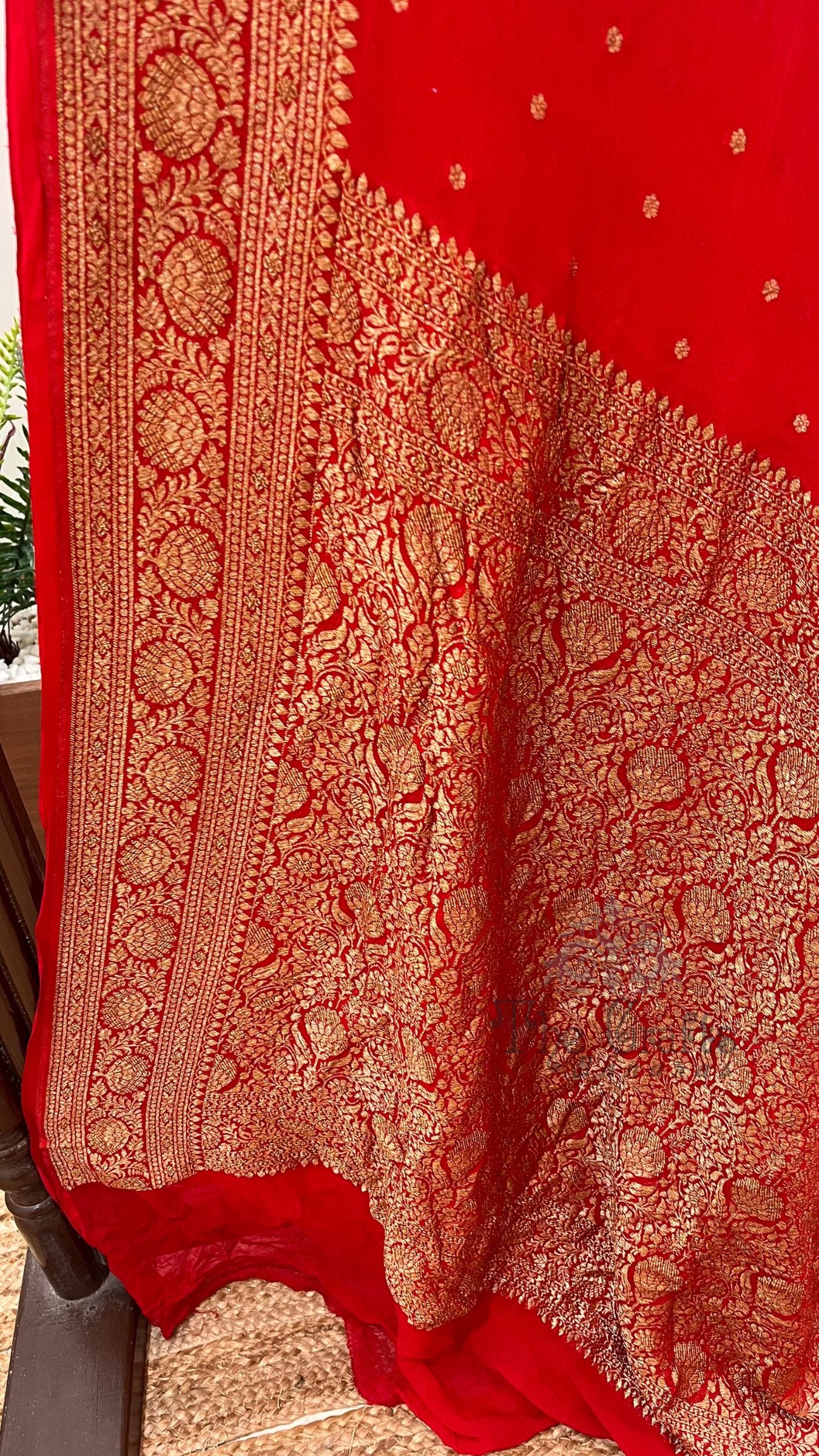 Khaddi Georgette Banarasi Saree - Antique Zari