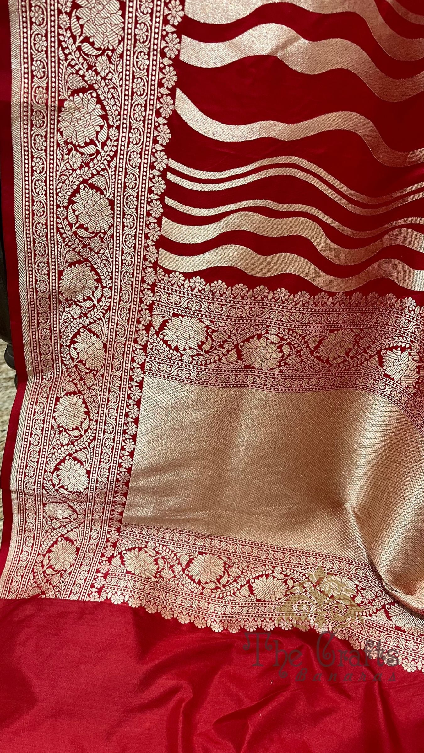 Pure Katan Silk Handloom Banarasi Saree - Jaal Work
