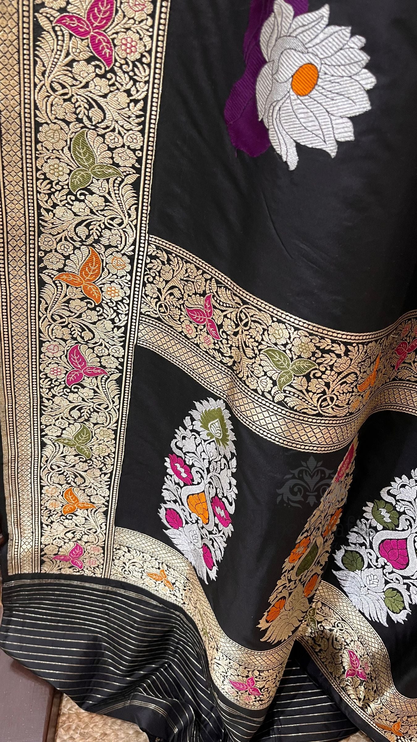 Pure Katan Silk Handloom Banarasi Saree - with kadhua meenakari motifs