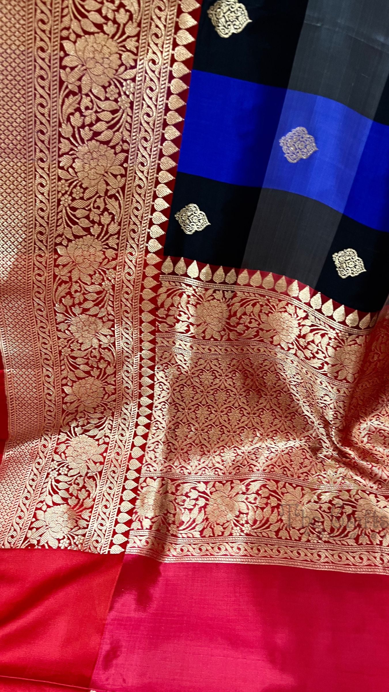 Pure Katan Silk Handloom Banarasi Saree - with kadhua motifs