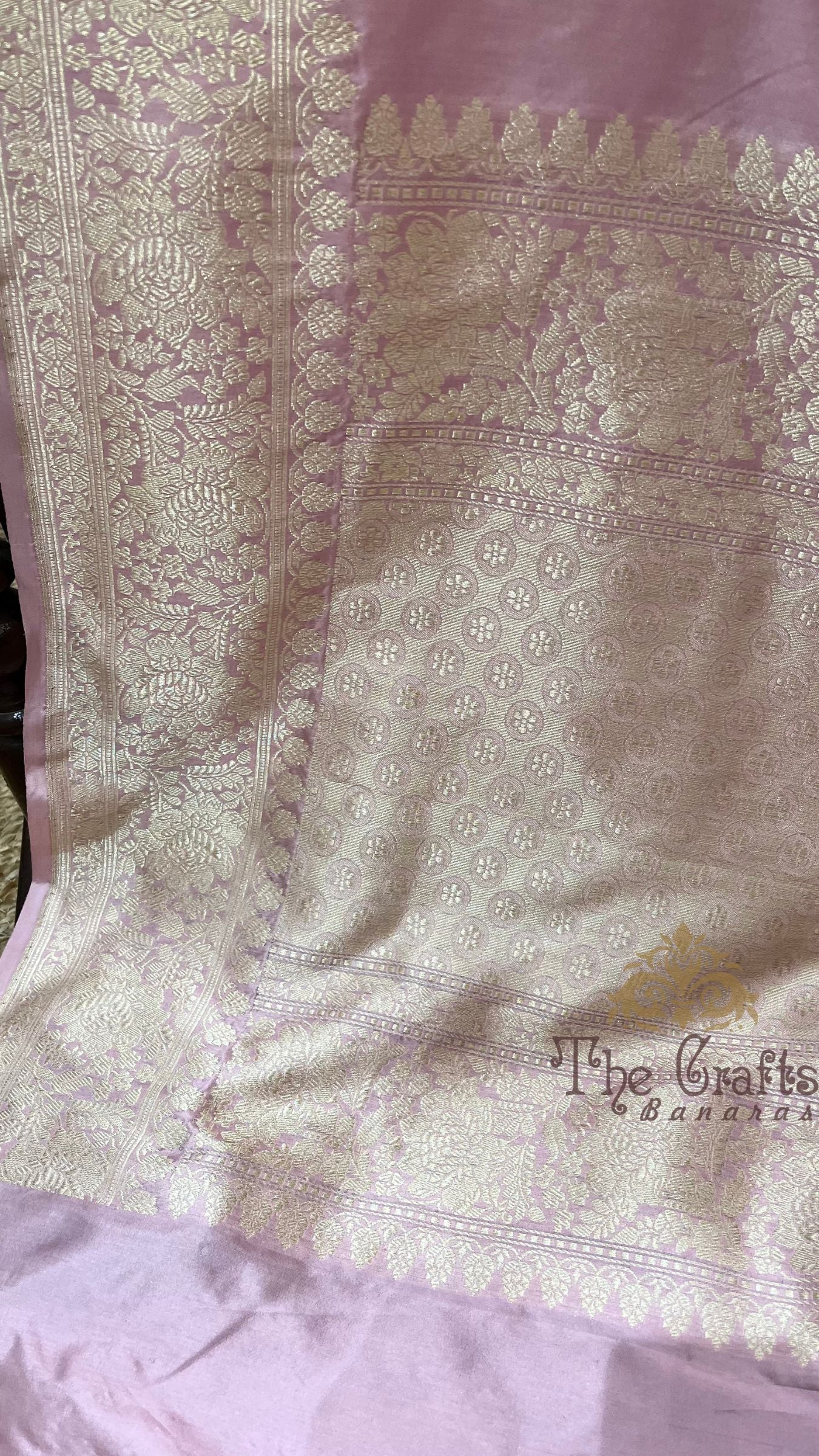 Pure Katan Silk Handloom Banarasi Saree - with kadhua meenakari motifs
