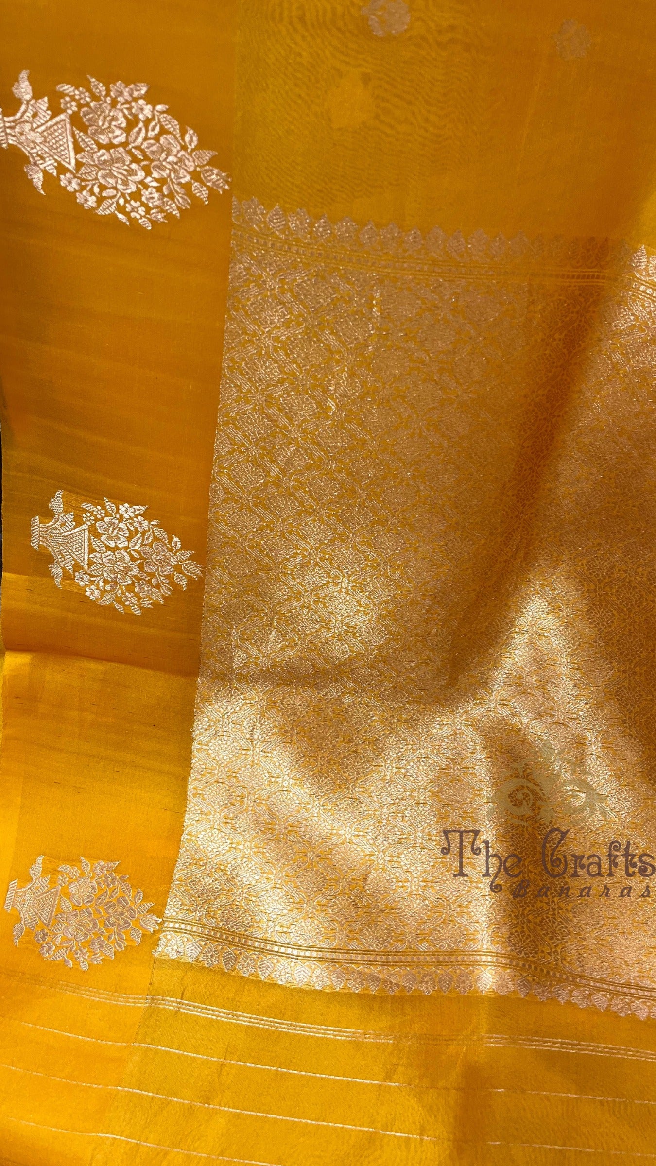 Pure Kora Silk Handloom Banarasi Saree - with kadhua motifs
