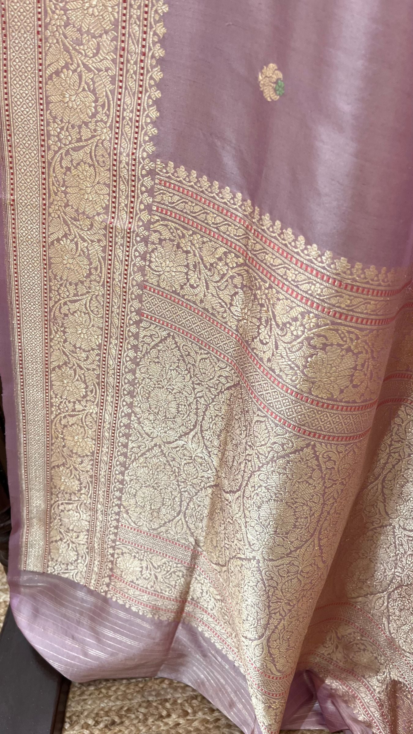 Pure Katan Silk Handloom Banarasi Saree - with kadhua motifs