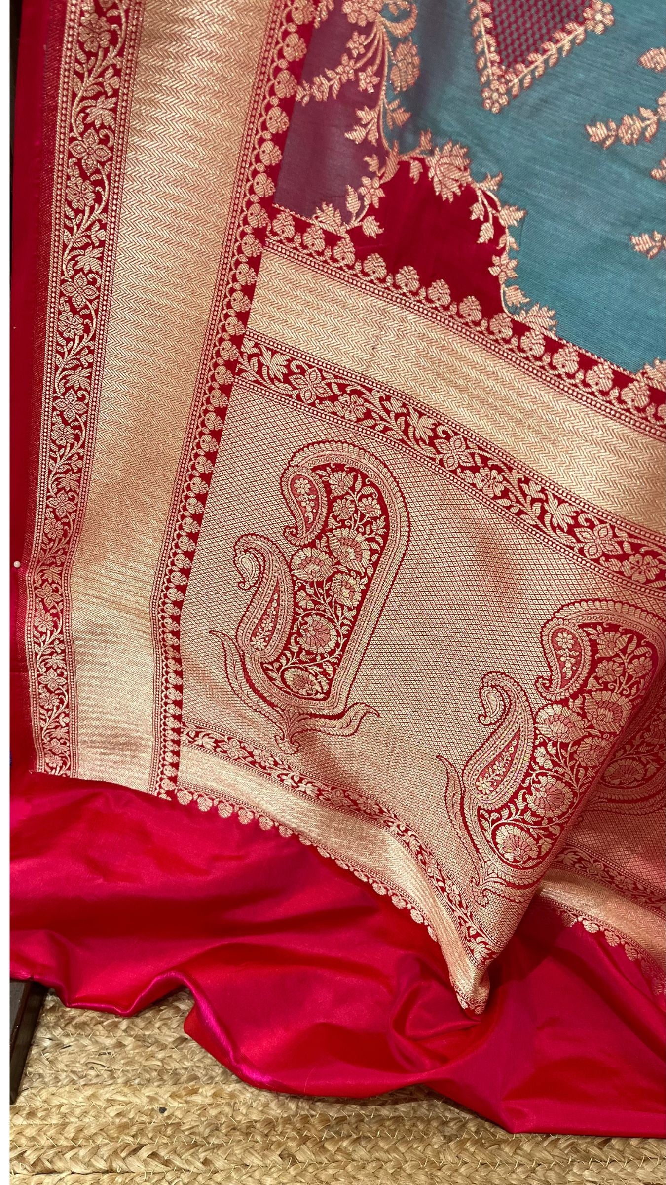 Rangkat Pure Katan Silk Handloom Banarasi Saree - Jaal with meenakari