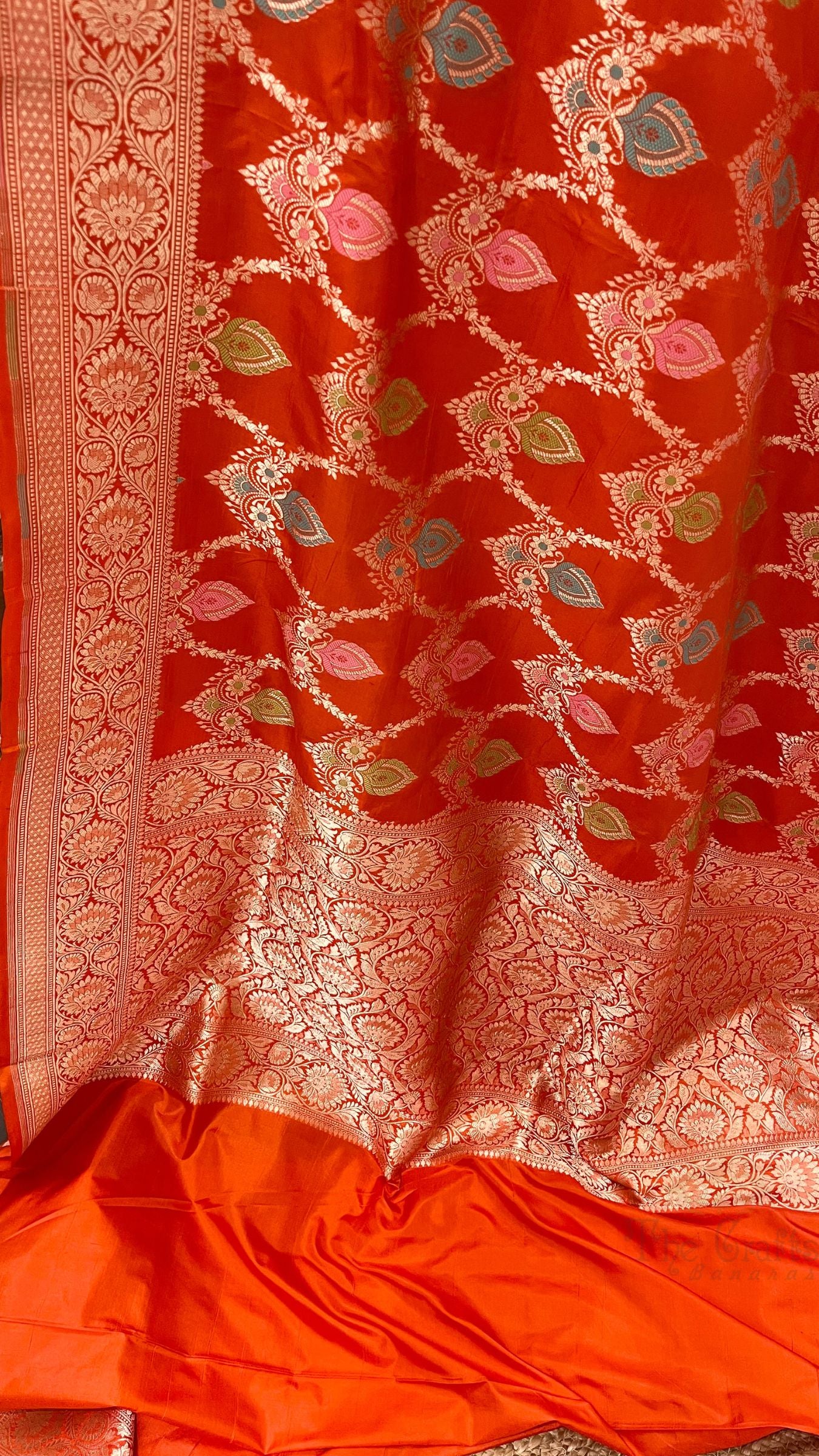 Pure Katan Silk Handloom Banarasi Saree - Jaal Work With Meenakari