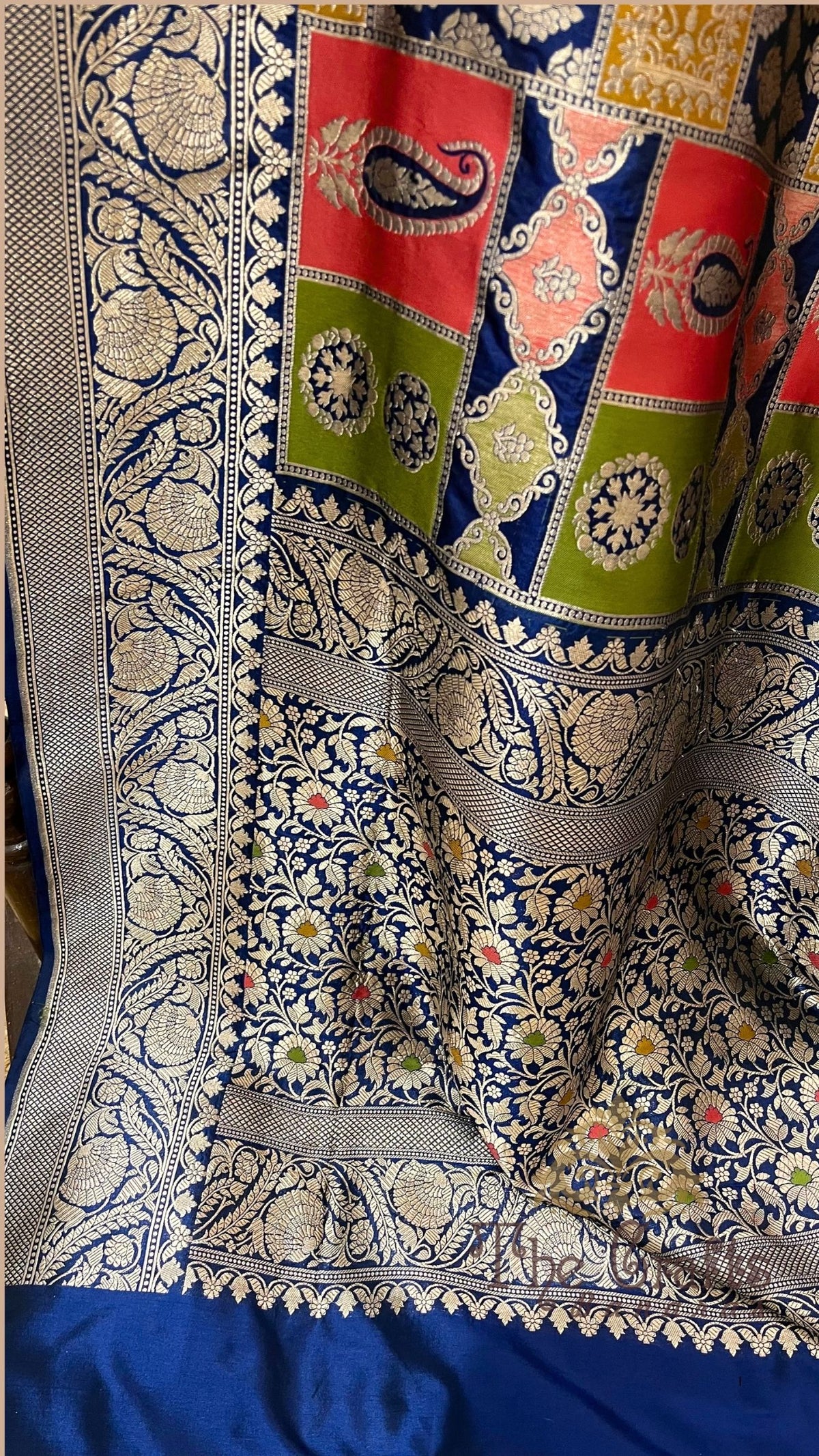 Rangkat Pure Katan Silk Handloom Banarasi Saree - Jaal work with meenakari