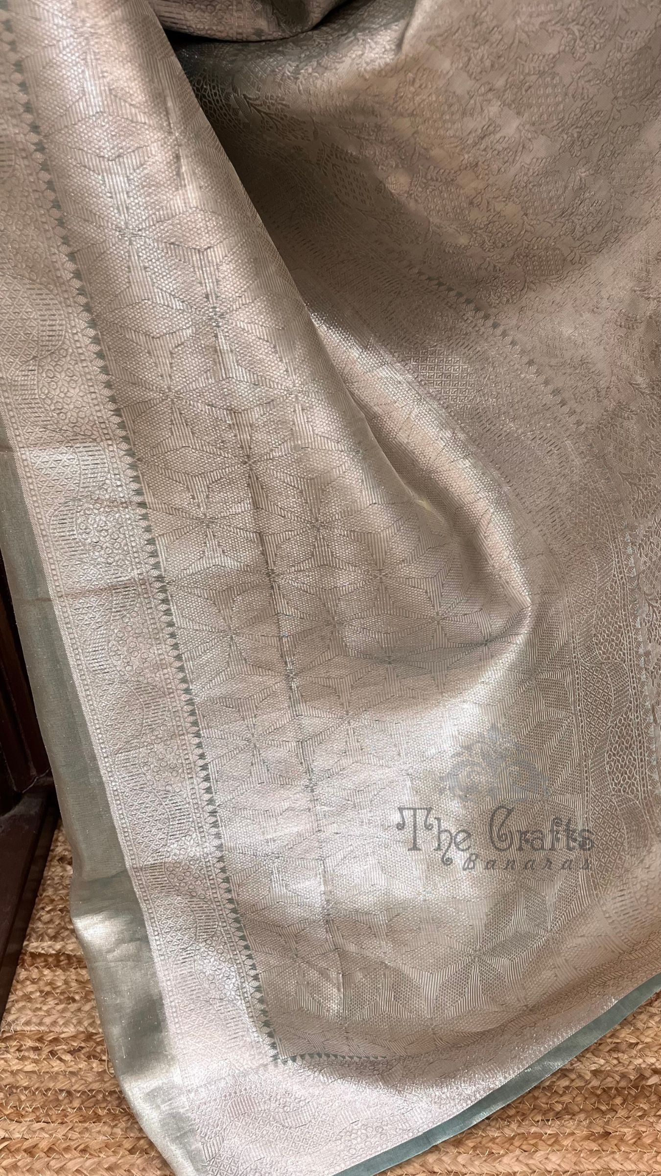Pure Tissue Brocade Banarasi Saree