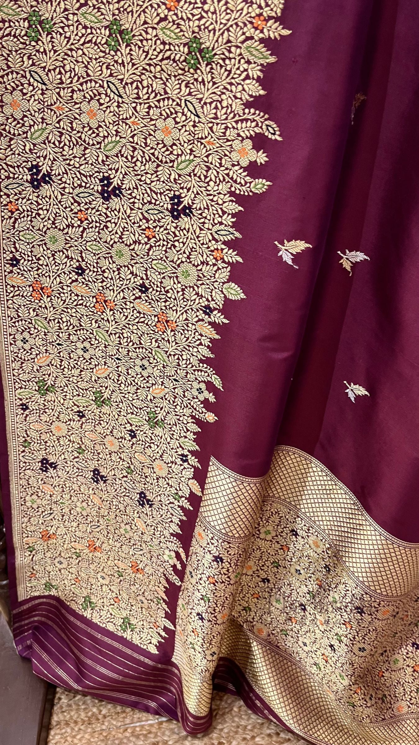 Pure Katan Silk Handloom Banarasi Saree - with kadhua motifs
