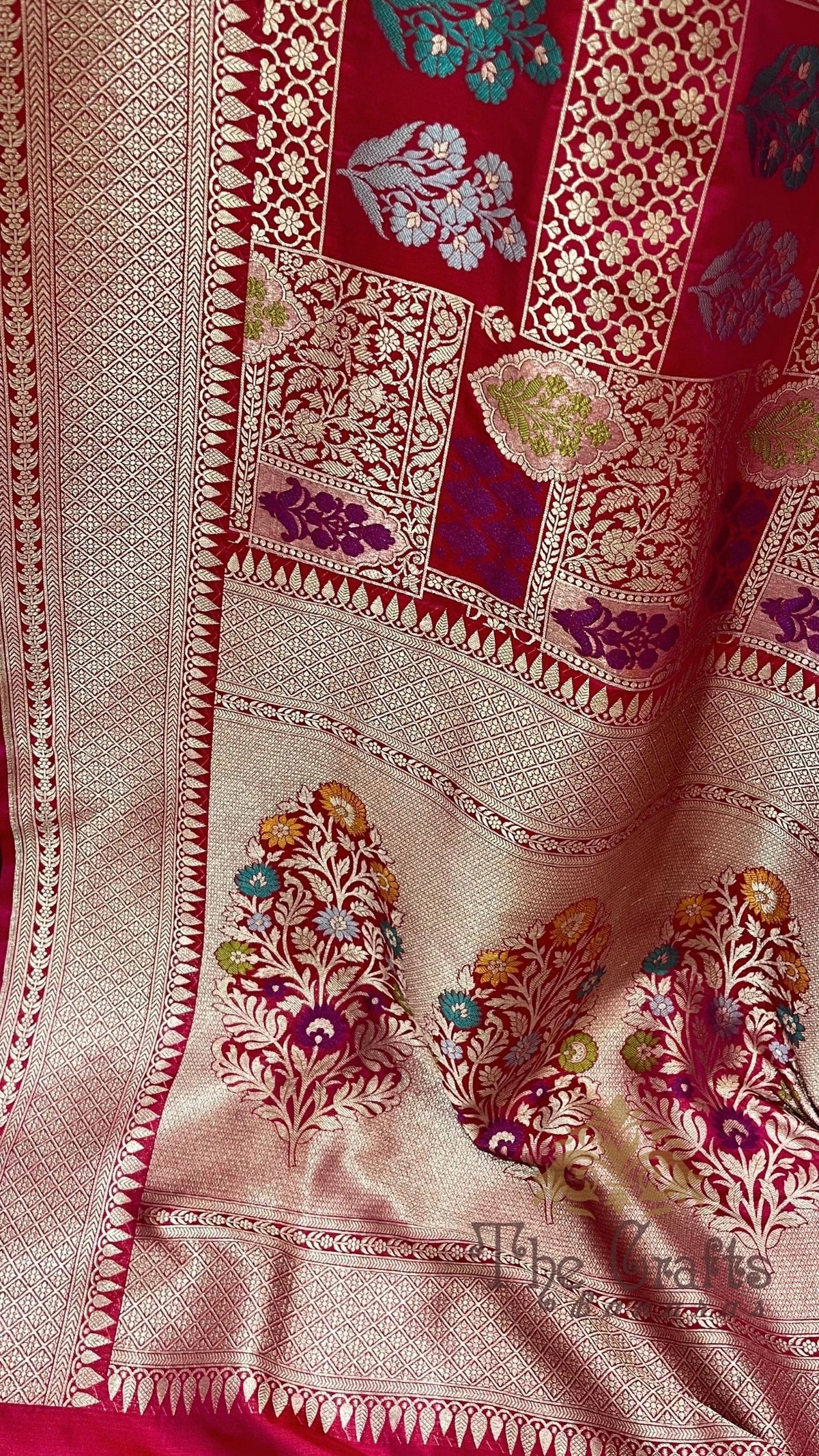 Pure Katan Silk Handloom Banarasi Saree - Jaal Work with Meenakari