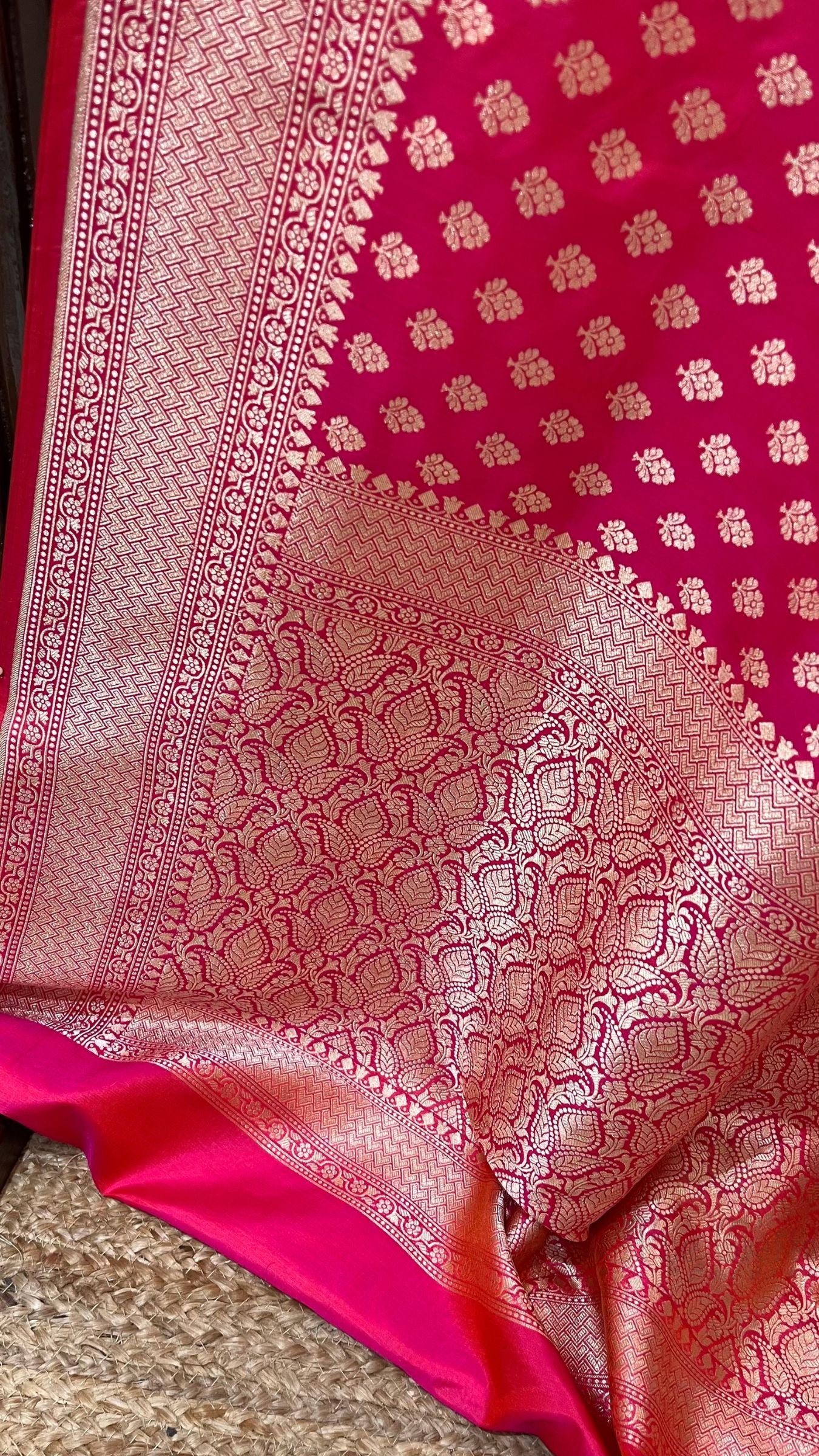 Pure Katan Silk Handloom Banarasi Saree - Jaal work