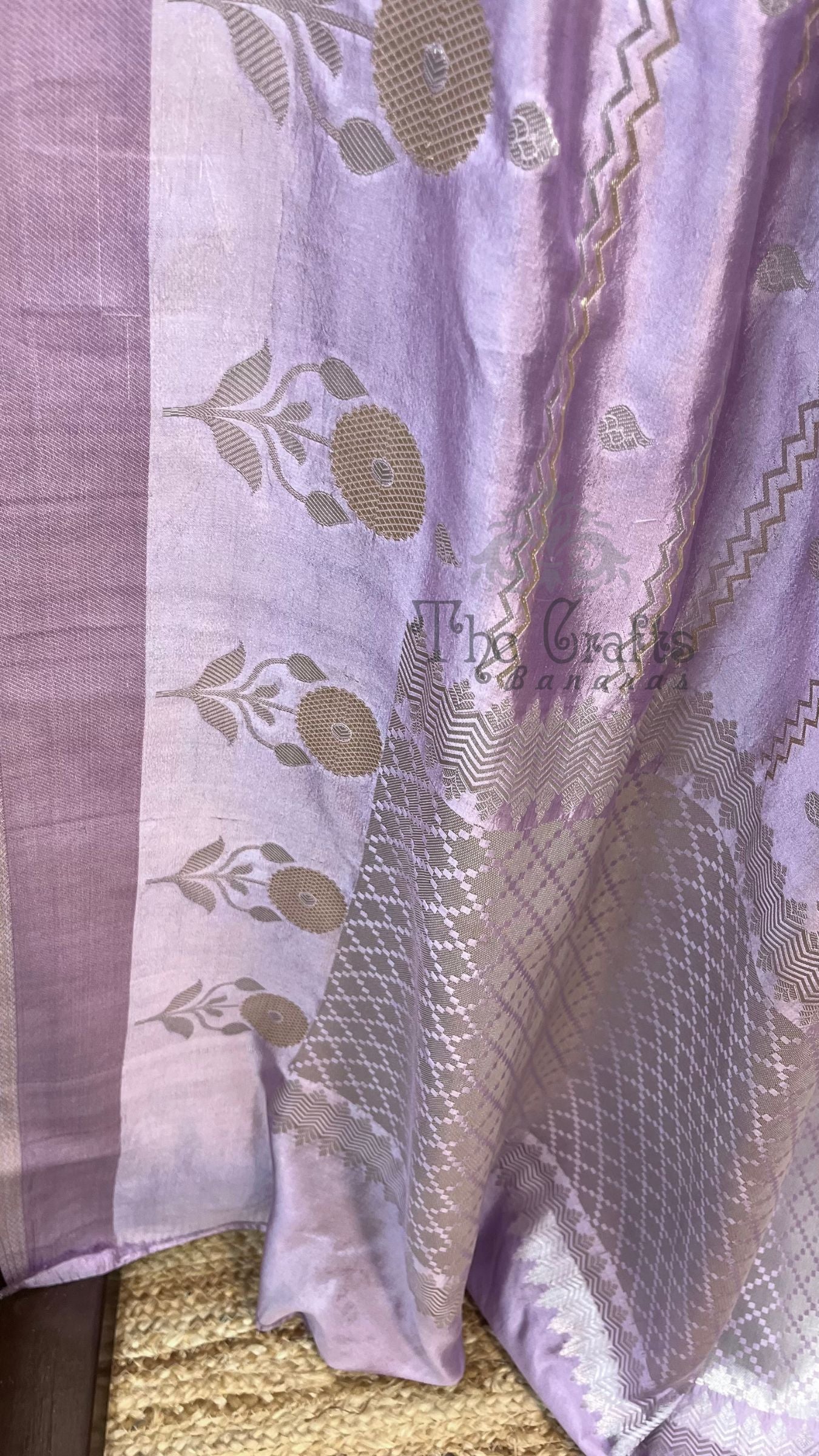 Pure Raw Mango Silk Handloom Banarasi Saree