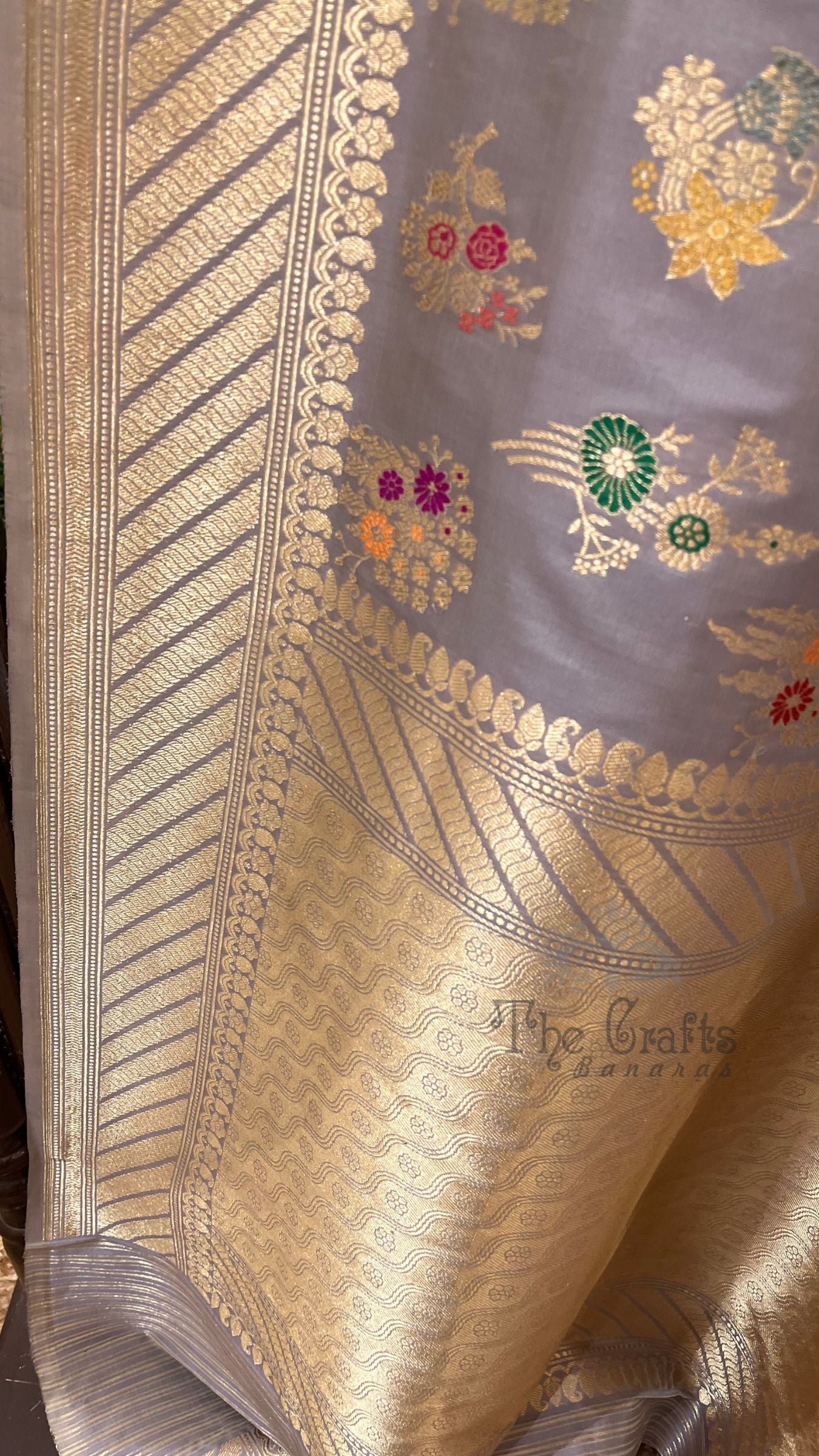 Pure Katan Silk Handloom Banarasi Saree - All Over Kadiyal Jaal Work