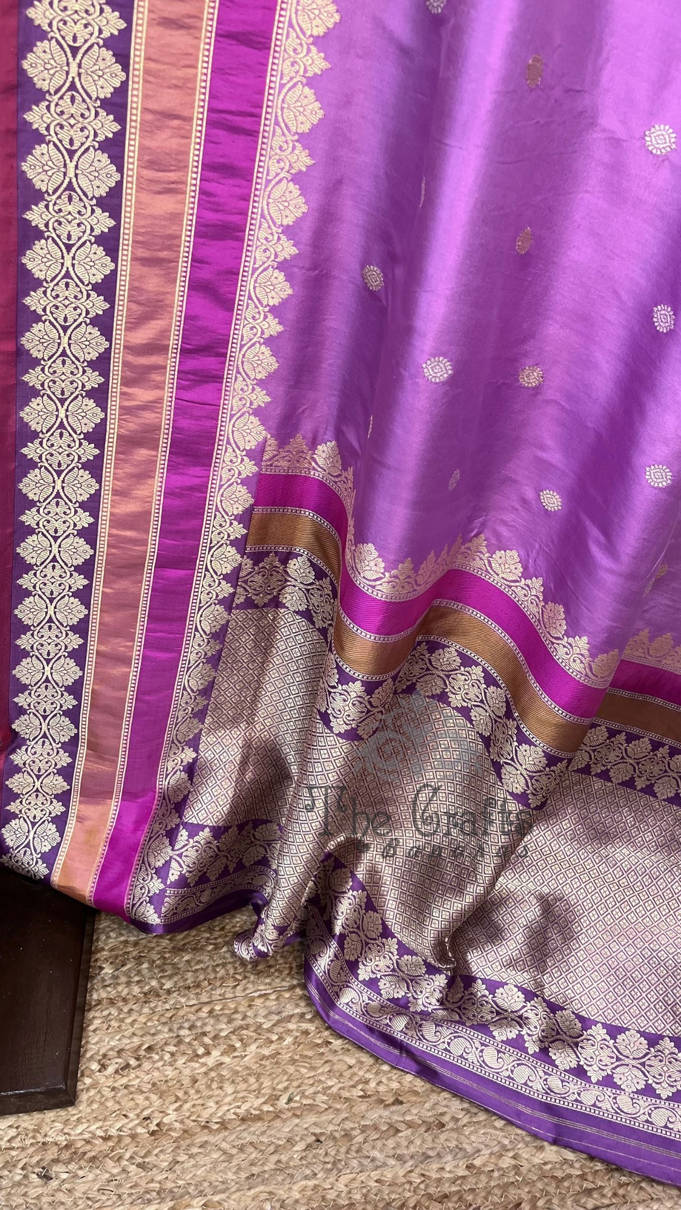 Pure Katan Silk Handloom Banarasi Saree - with kadhua motifs