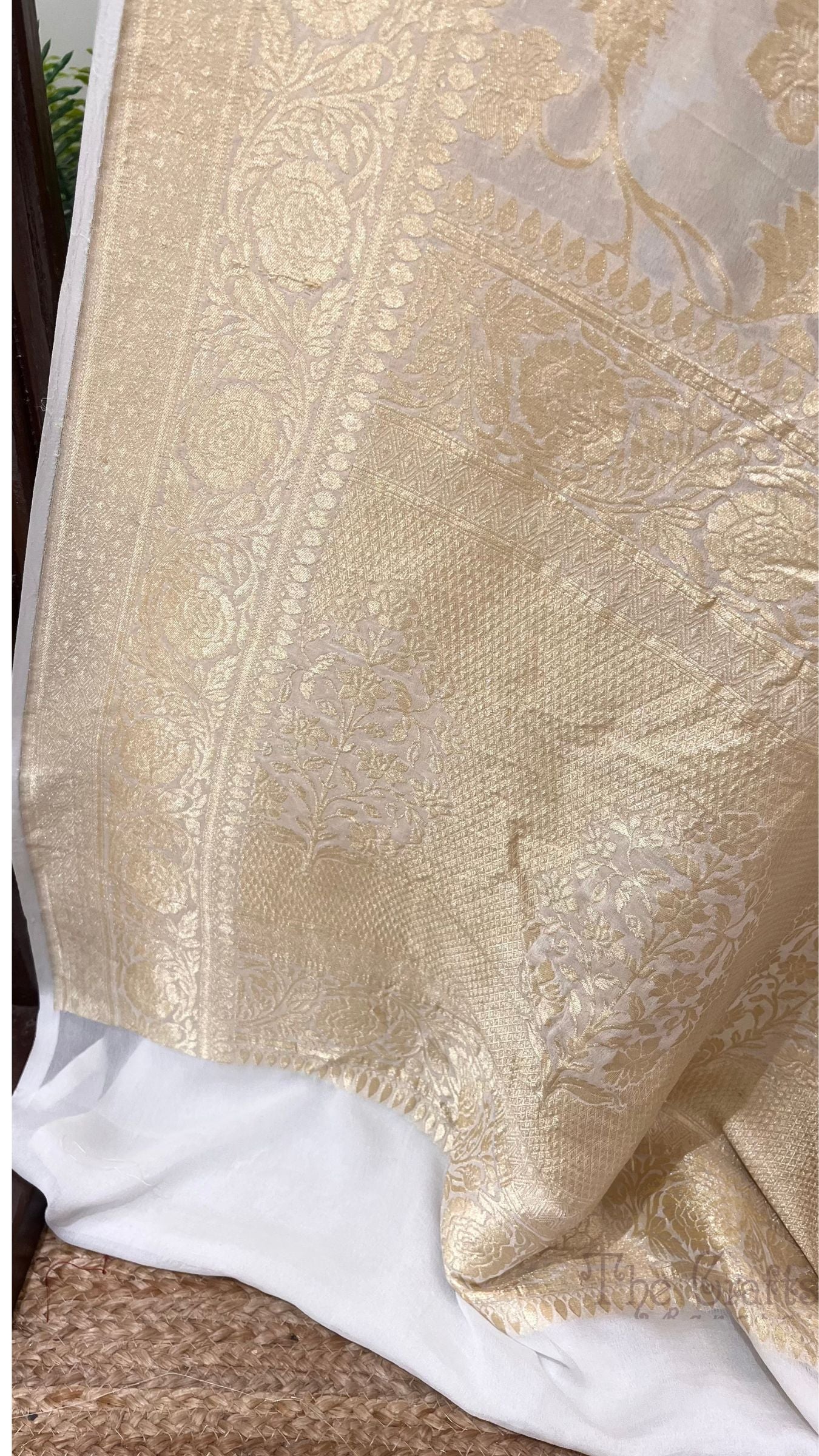 Khaddi Georgette Handloom Banarasi Saree - Jaal Work