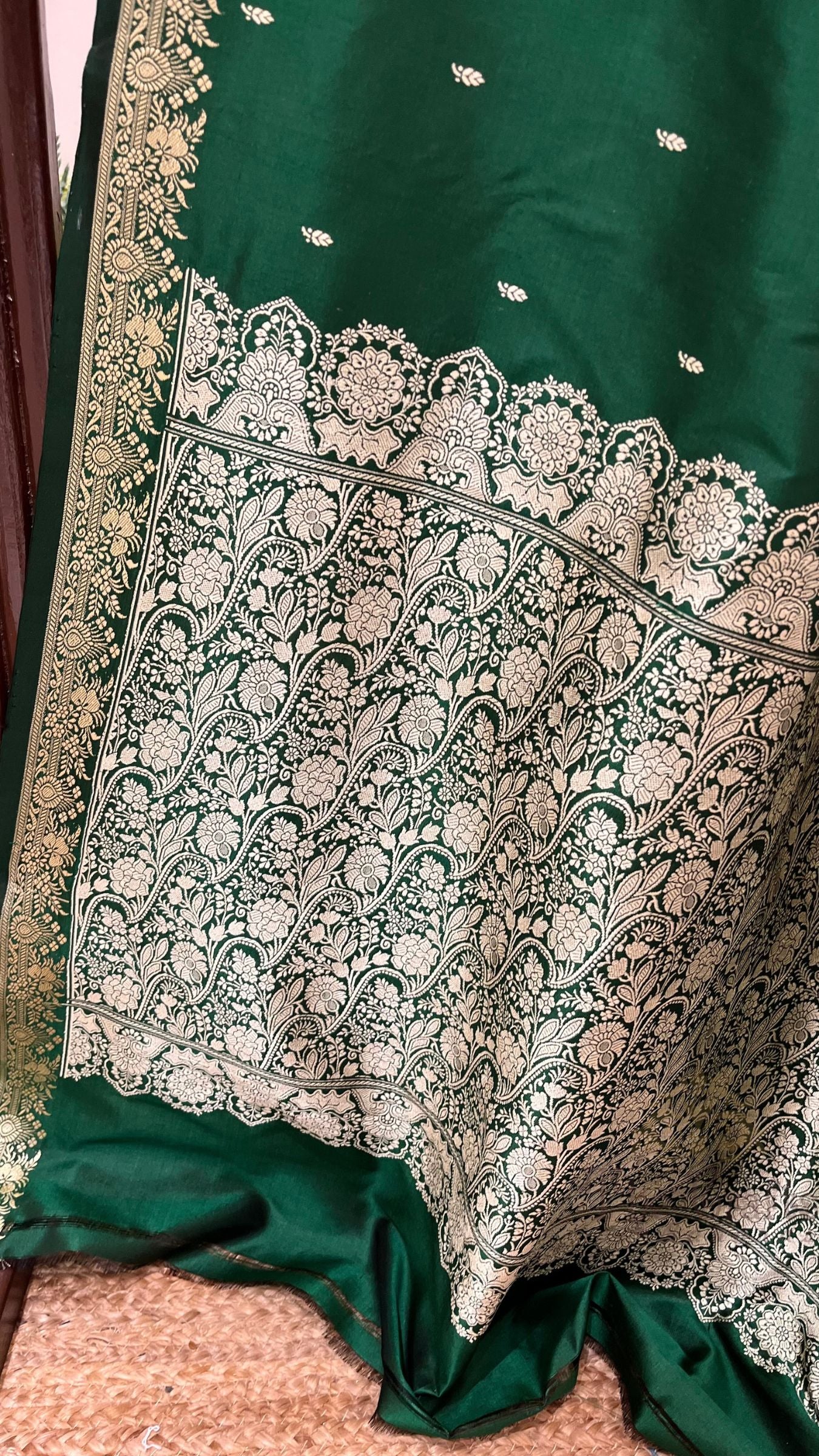 Pure Katan Silk Handloom Banarasi Saree - Resham Chunri Buti