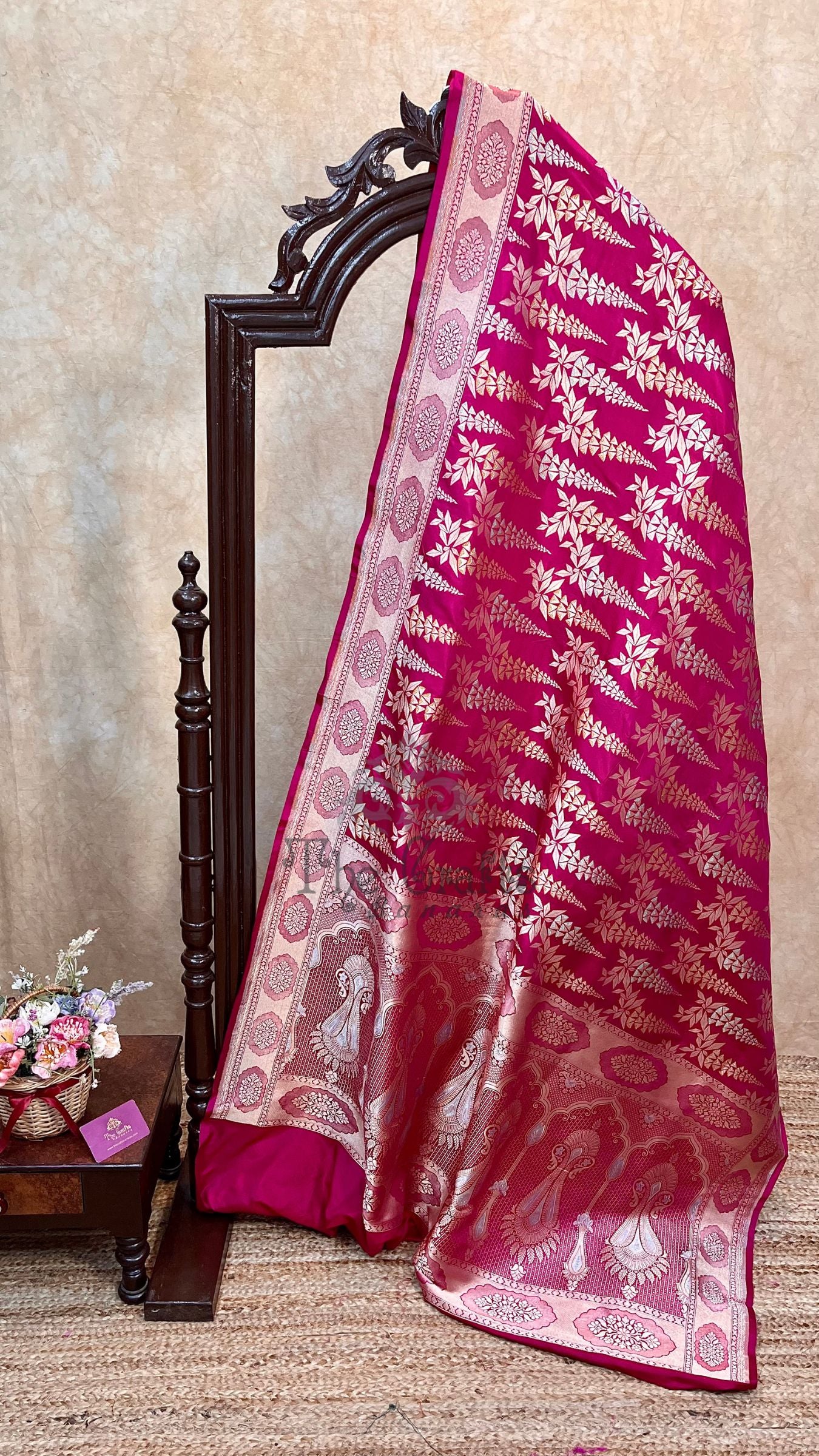 Pure Katan Silk Handloom Banarasi Saree - Jall With Meenakari