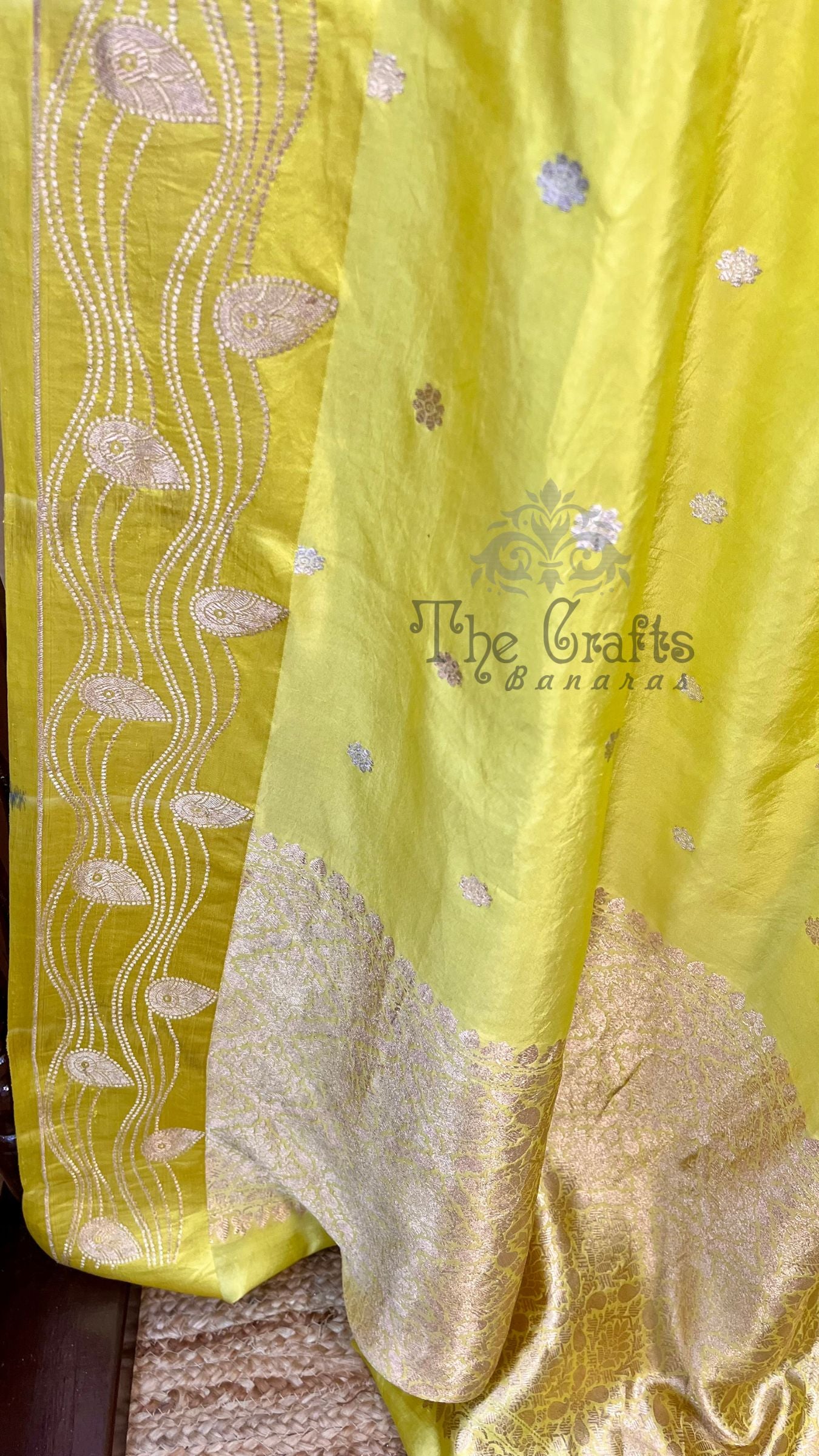 Pure Mango Silk Handloom Banarasi Saree - With Sona Roopa Motifs