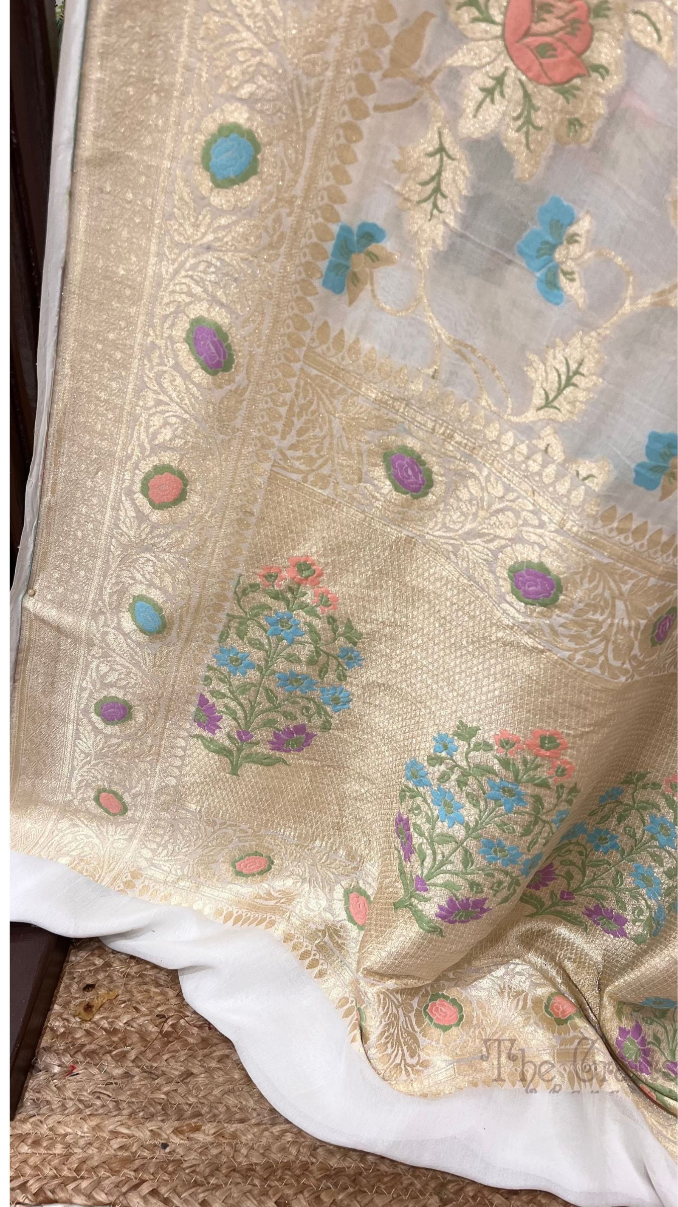 Khaddi Georgette Handloom Banarasi Saree - Jaal with Meenakari