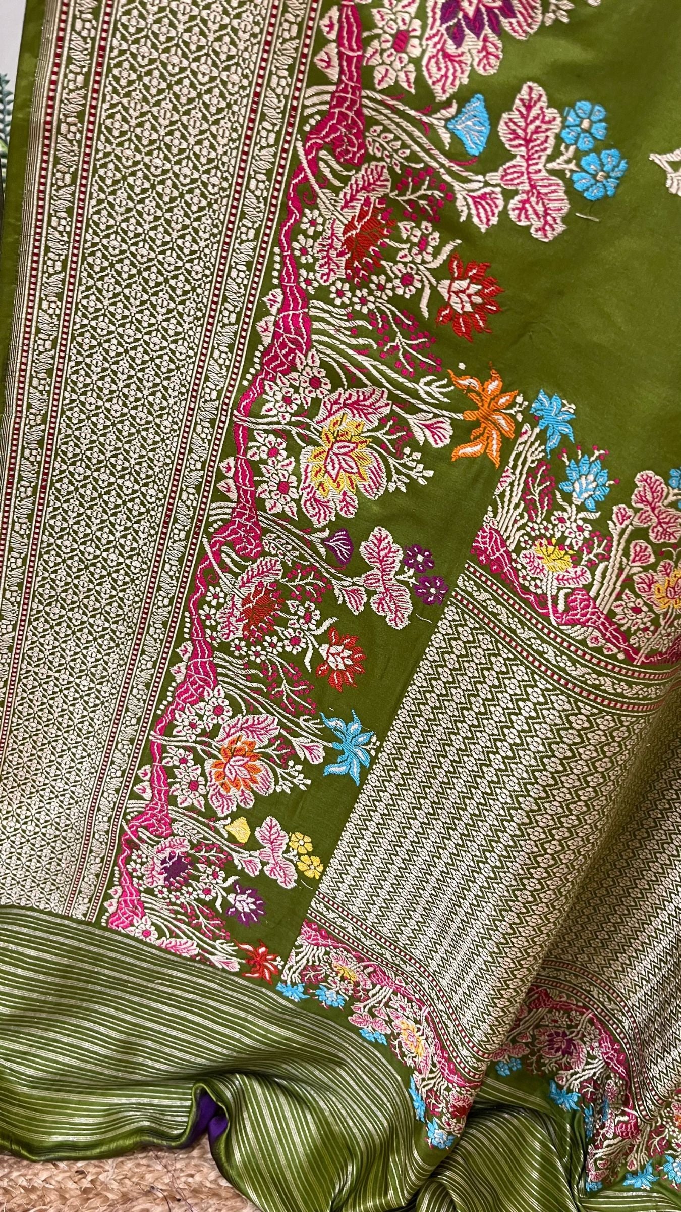 Pure Katan Silk Handloom Banarasi Saree - with kadhua meenakari motifs
