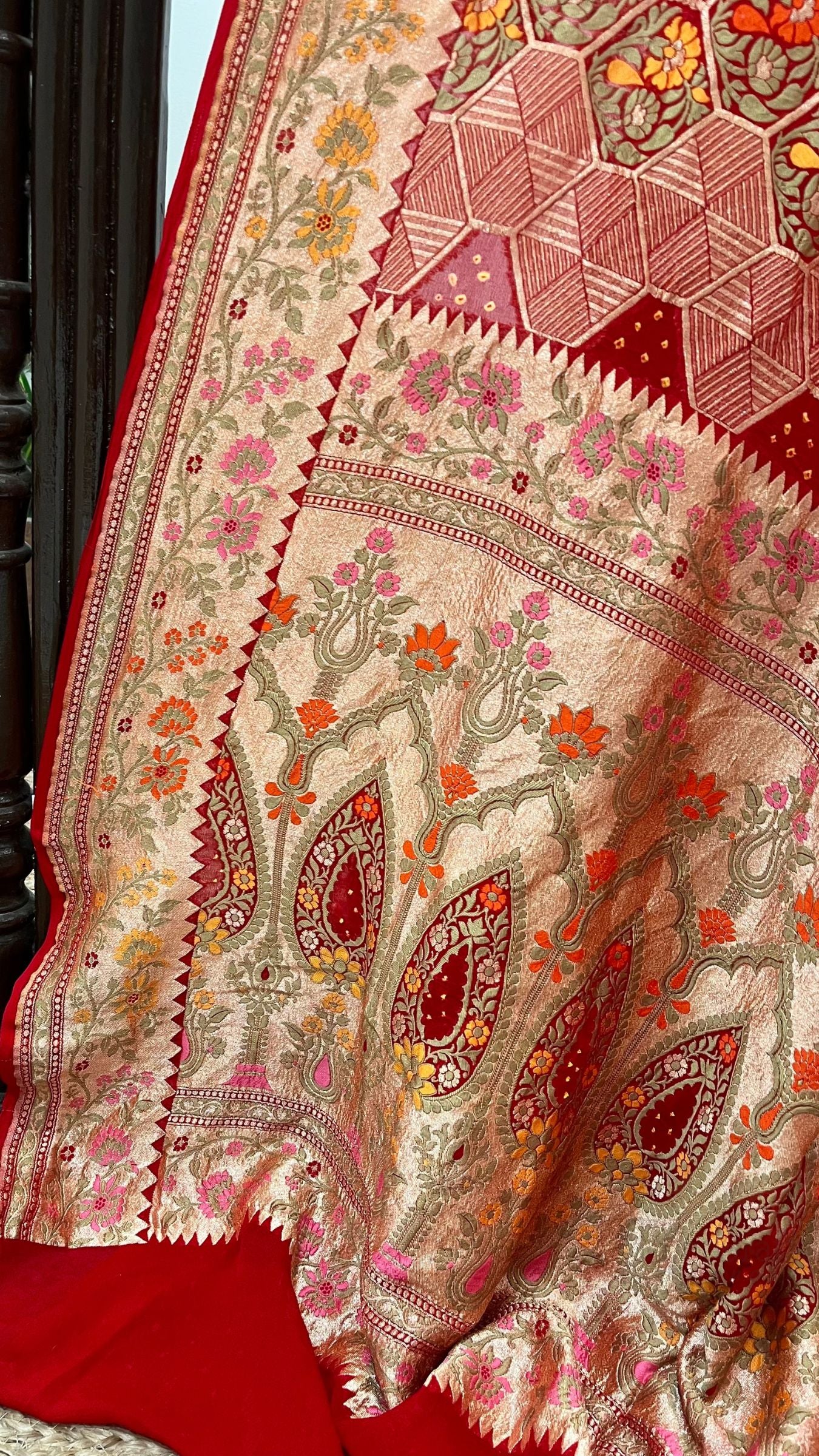 Pure Georgette Banarasi Handloom Bandhej Saree - Jaal with Meenakari