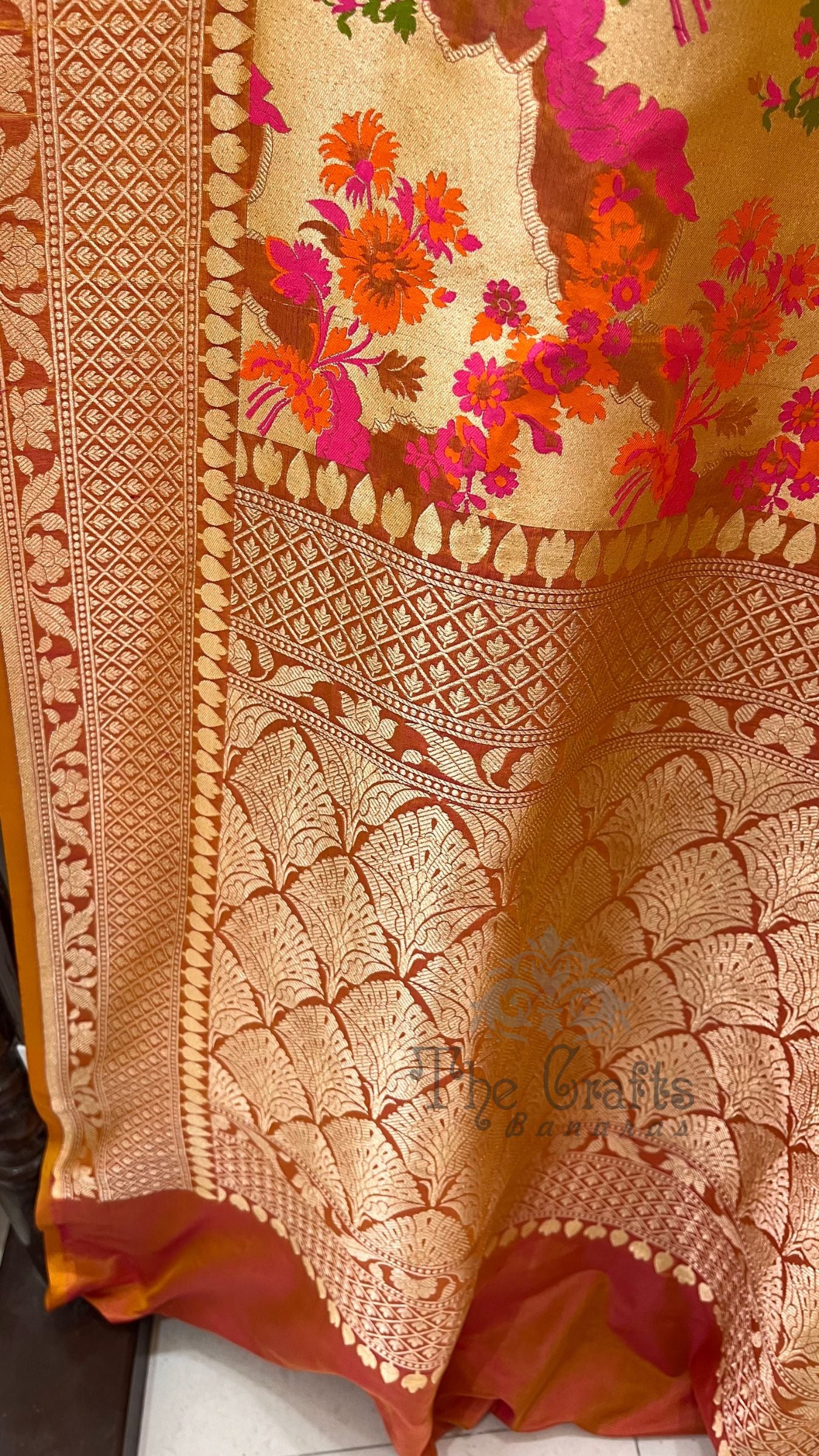 Rangkat Pure Katan Silk Handloom Banarasi Saree - Jaal Work With Meenakari