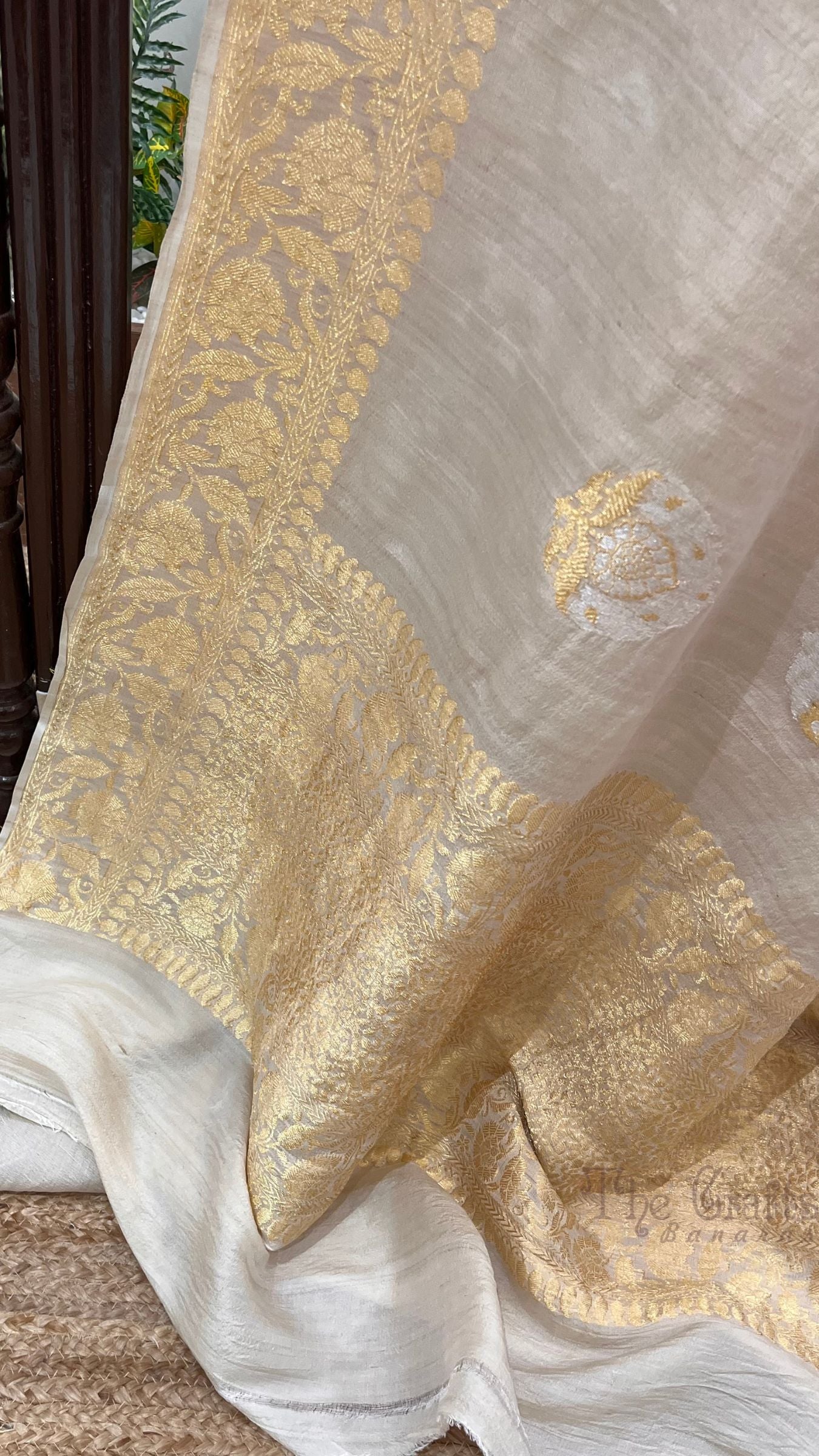 Tussar Georgette Handloom Banarasi Saree - Meenakari