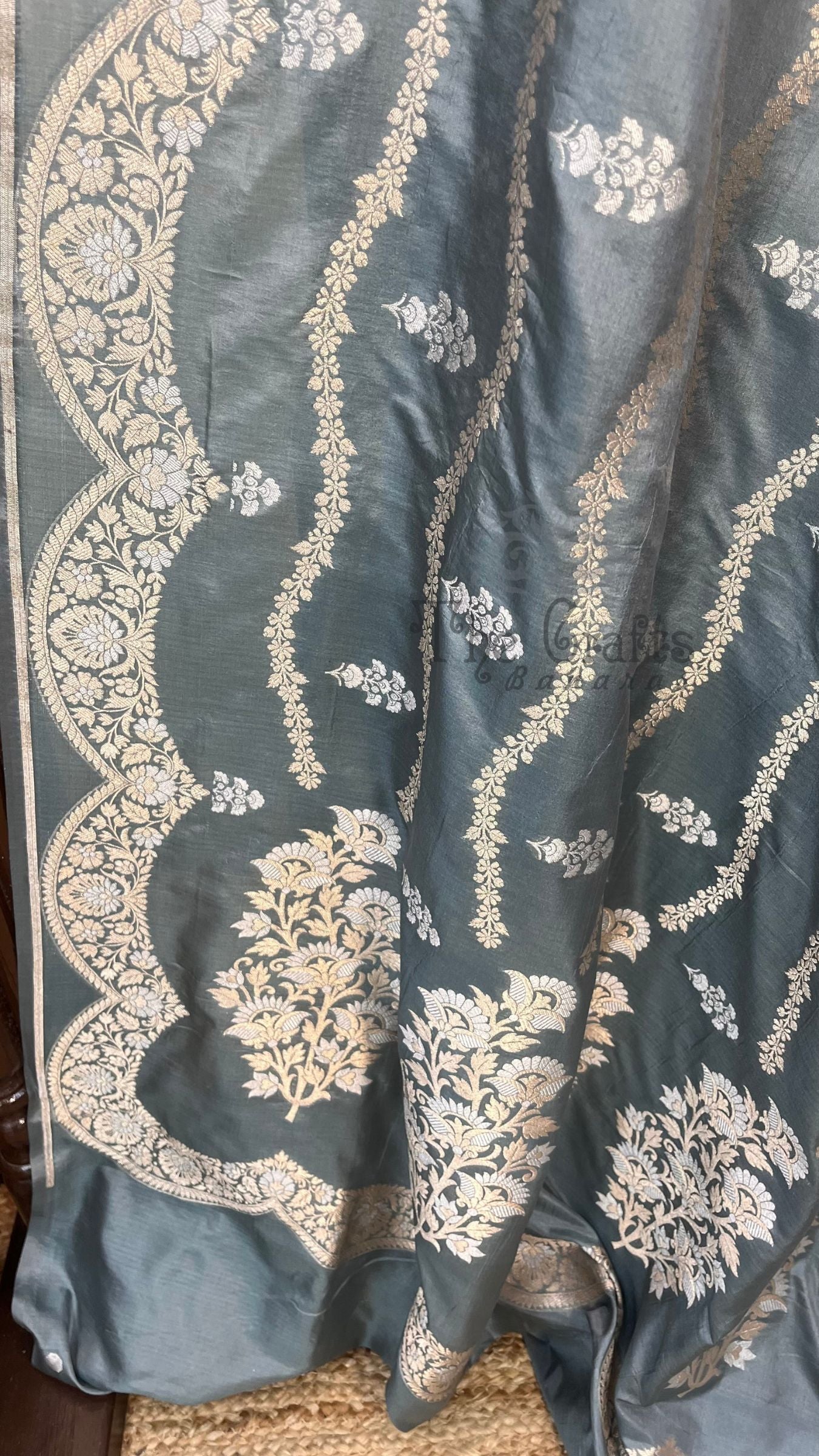 Pure Katan Silk Handloom Banarasi Saree - With Sona Rupa Motifs