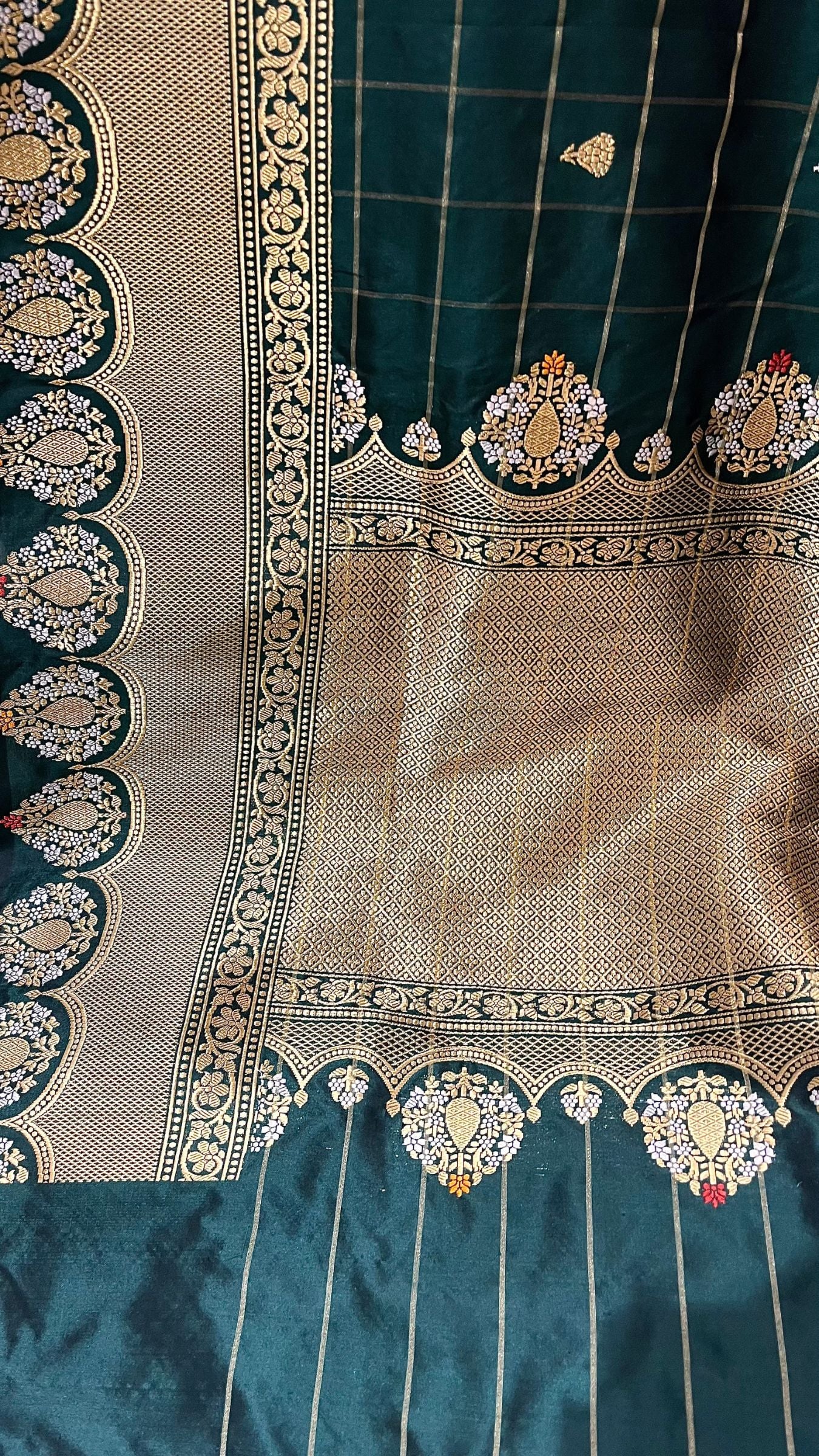 Pure Katan Silk Handloom Banarasi Saree - with kadhua motifs