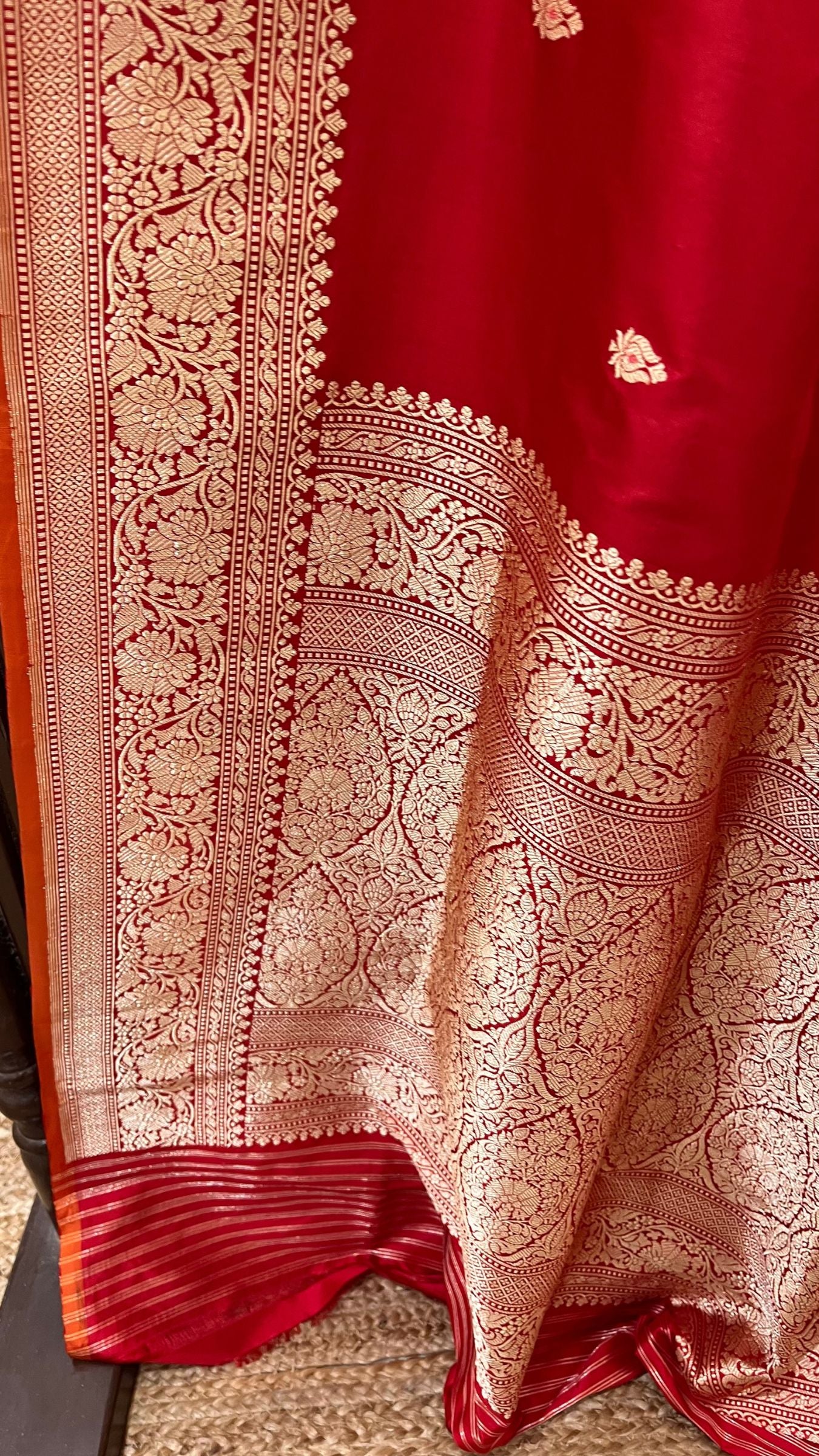 Pure Katan Silk Handloom Banarasi Saree - with kadhua motifs