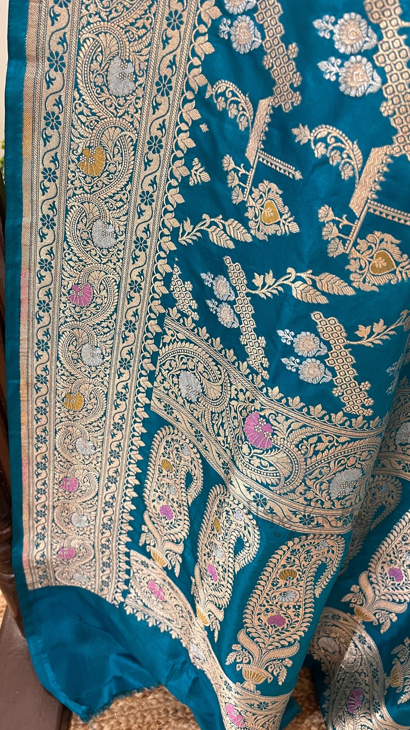 Pure Katan Silk Handloom Banarasi Saree - Jaal With Meenakari