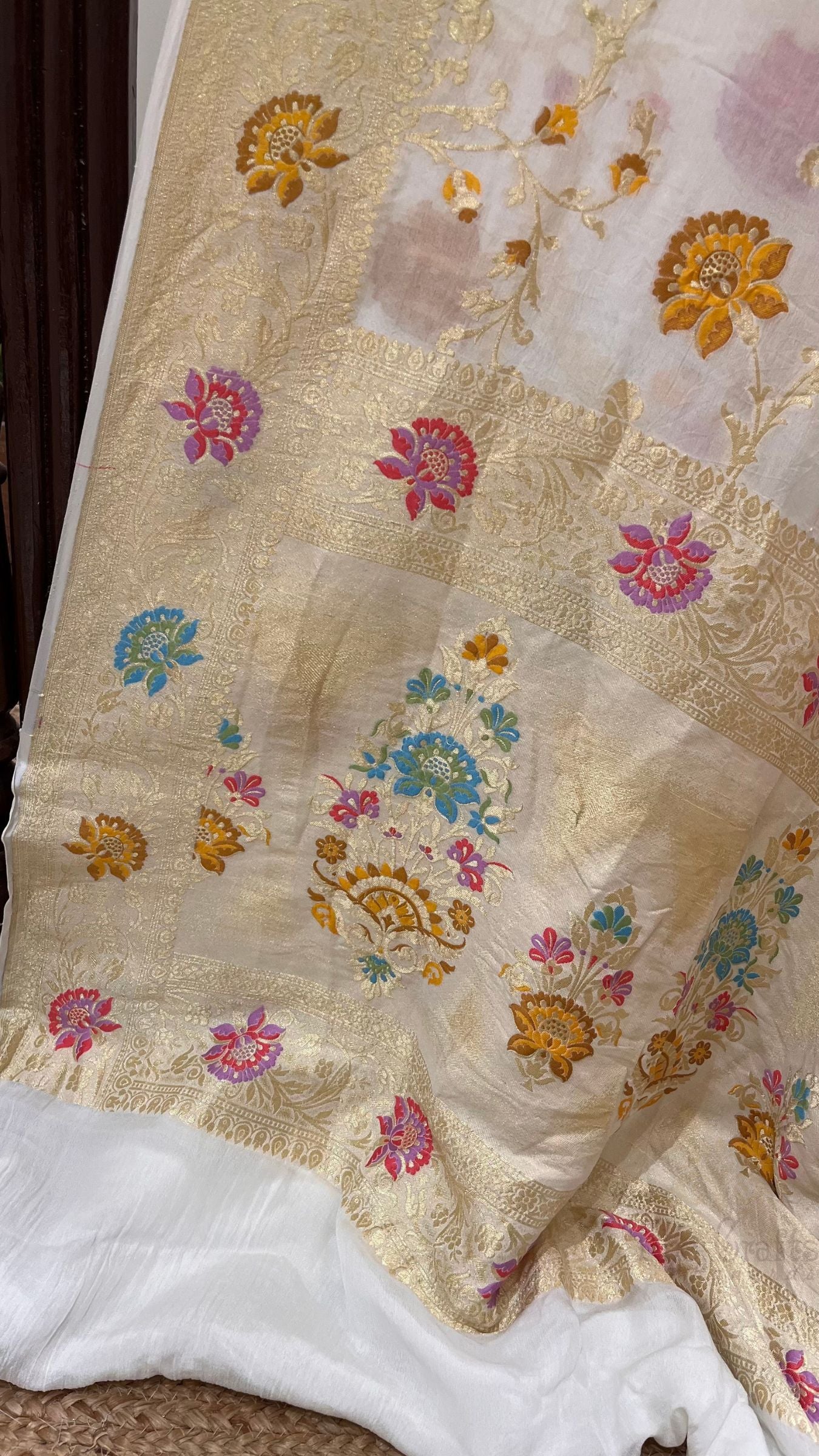 Khaddi Georgette Handloom Banarasi Saree - Jaal with Meenakari