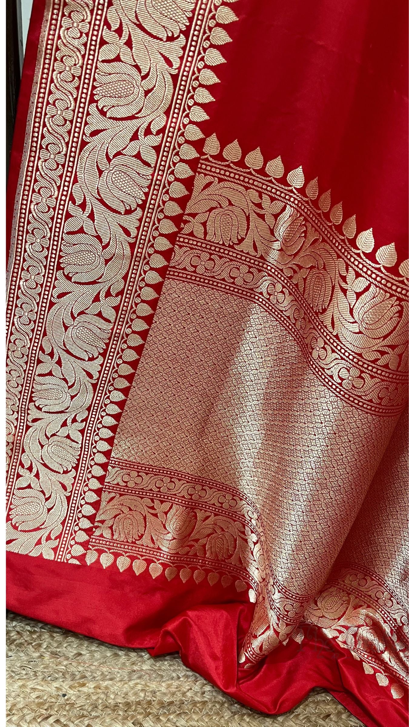 Pure Katan Silk Handloom Banarasi Saree - with kadhua work