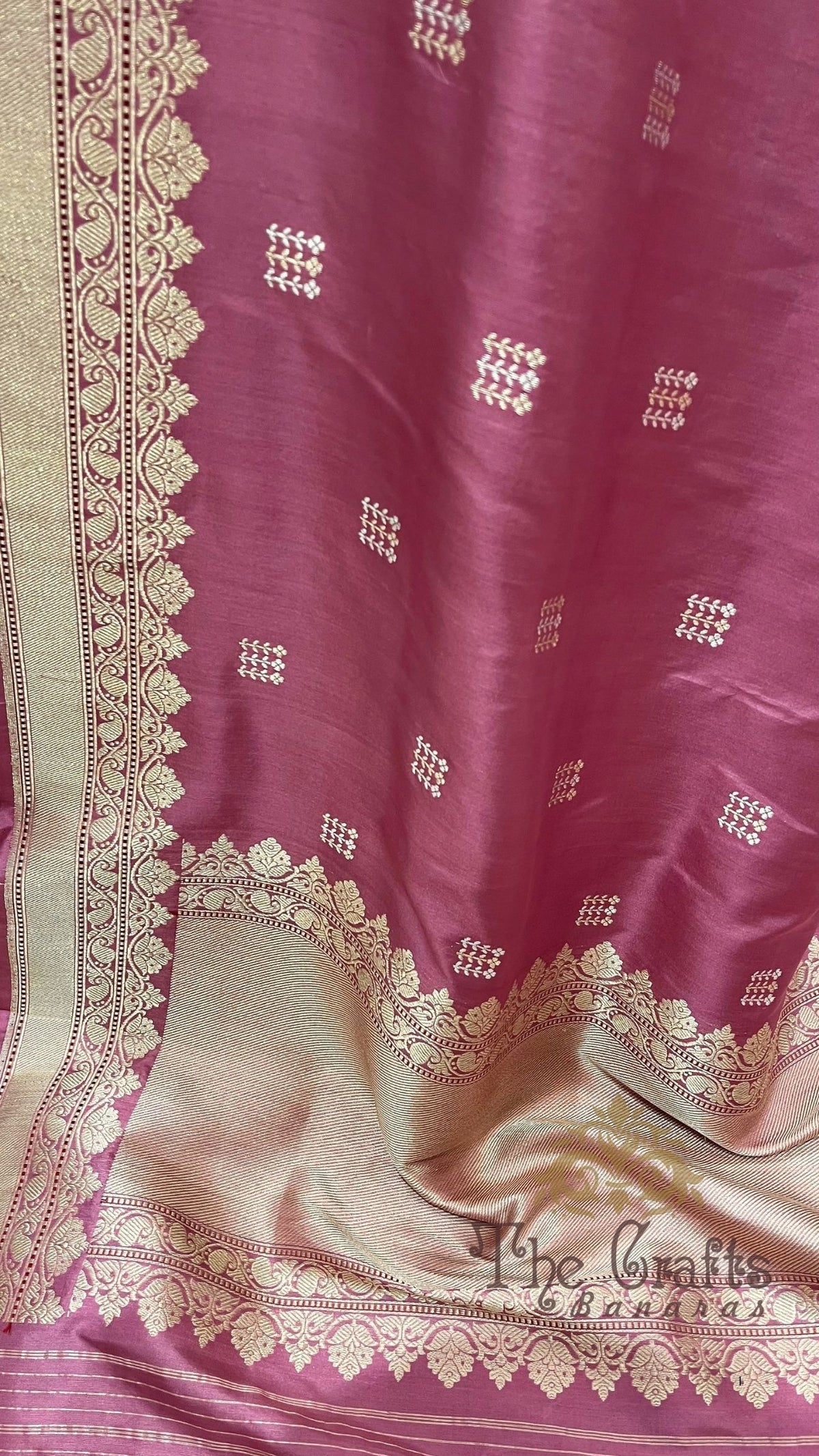 Pure Katan Silk Handloom Banarasi Saree - with kadhua sona rupa motifs
