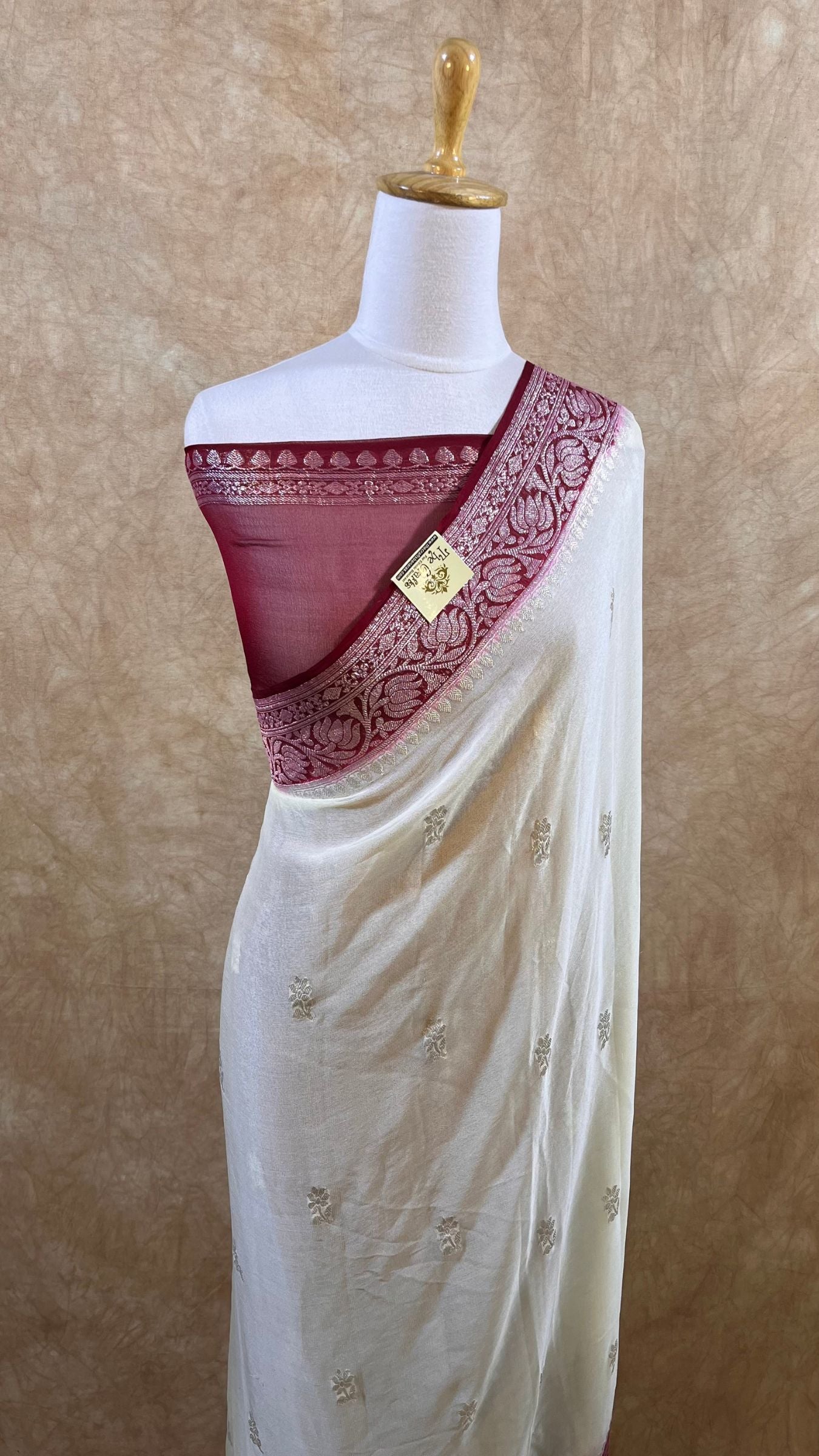 Pure Georgette Banarasi Handloom Saree - Silver Zari