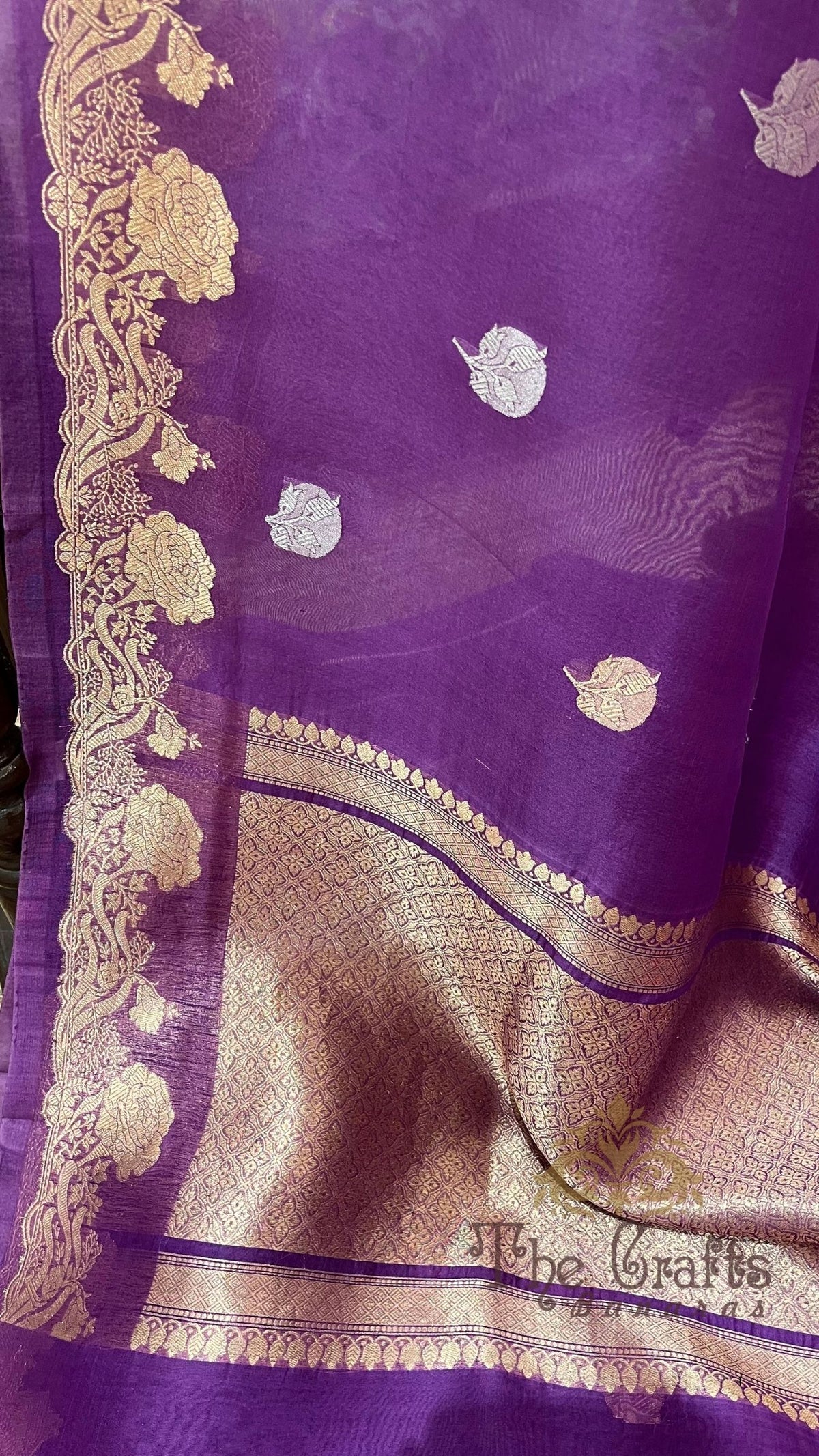 Pure Kora Silk Handloom Banarasi Saree - with kadhua motifs