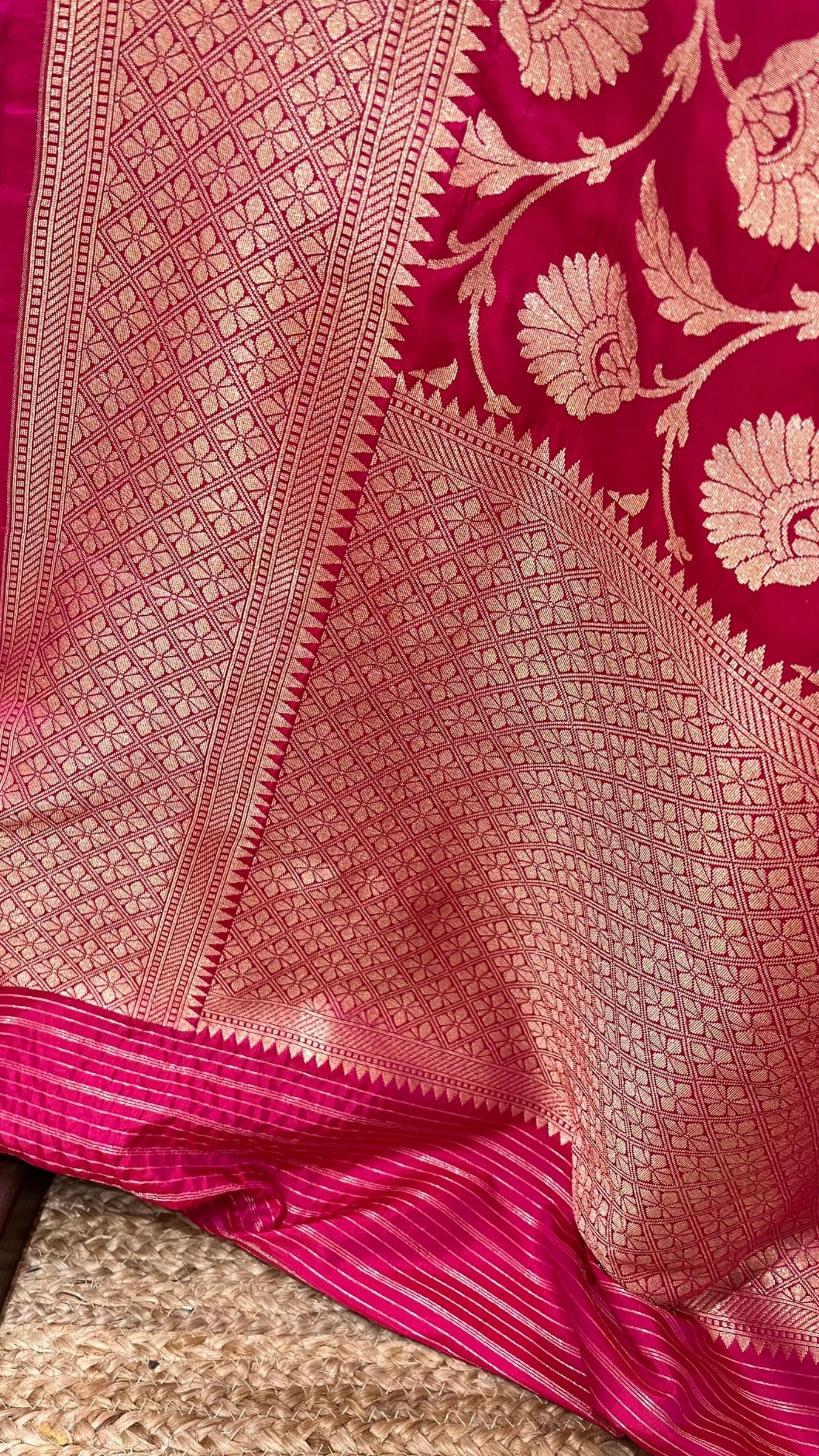 Pure Katan Silk Handloom Banarasi Saree - Jaal work