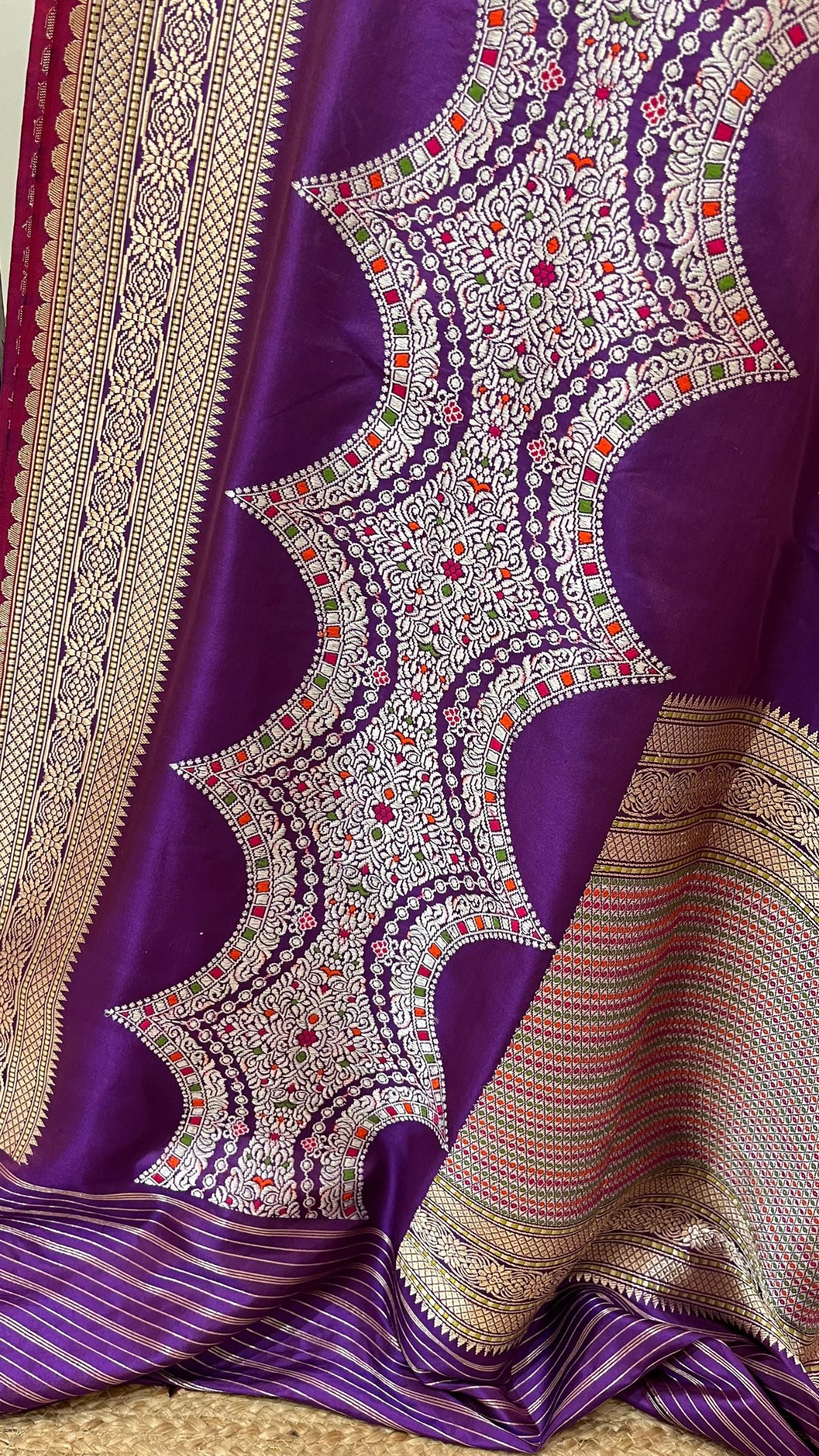 Pure Katan Silk Handloom Banarasi Saree - with kadhua meenakari motifs