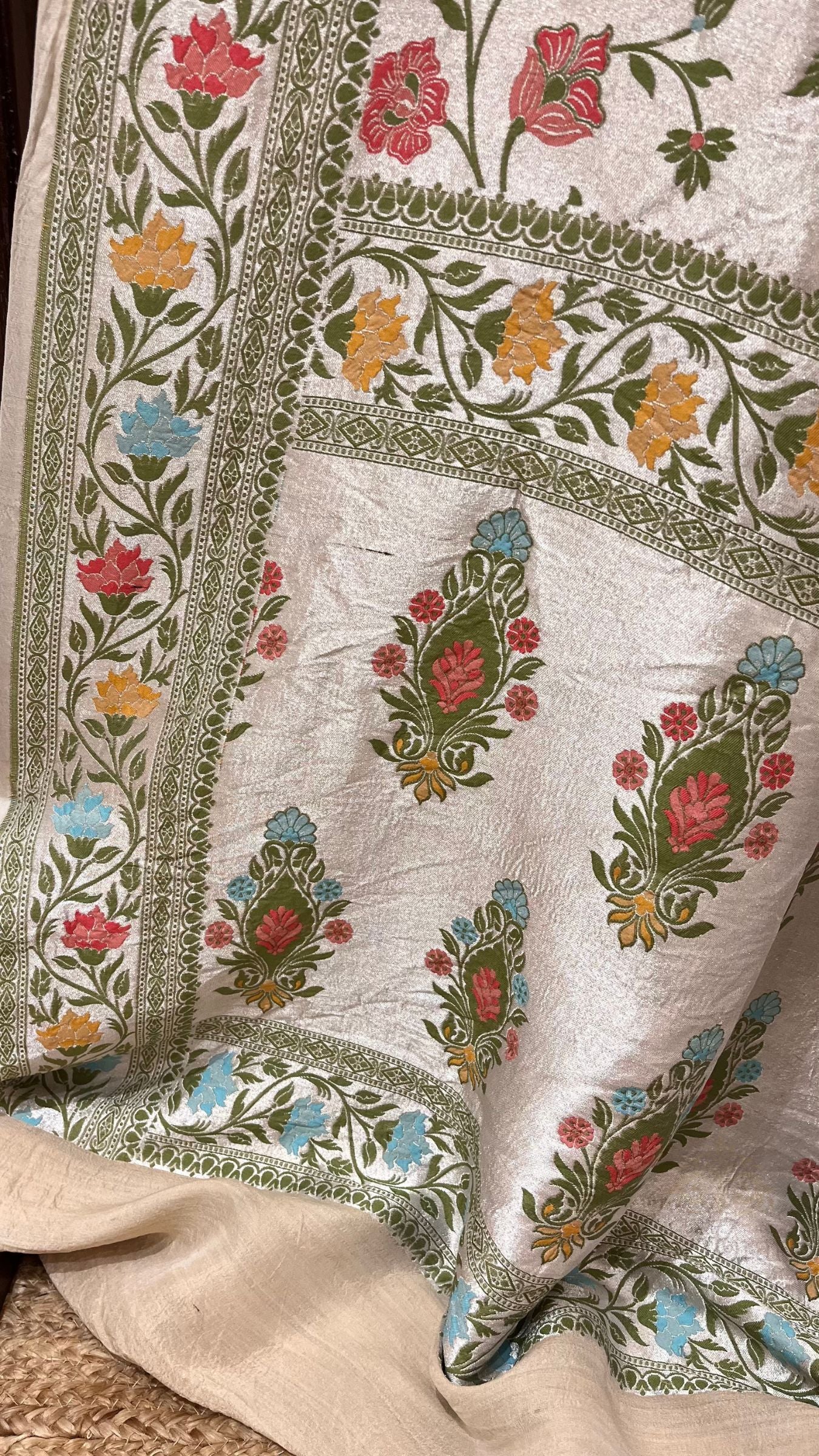 Tussar Georgette Handloom Banarasi Saree - Meenakari