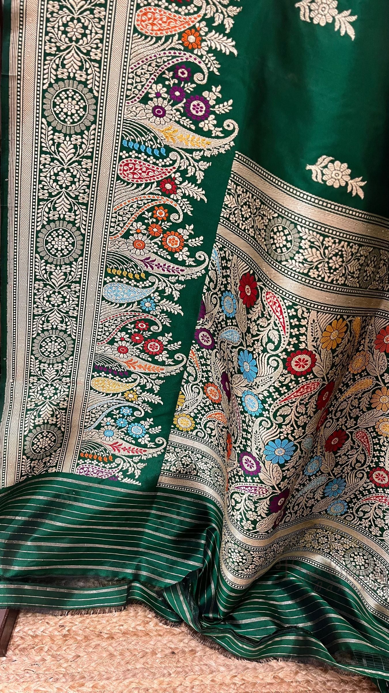 Pure Katan Silk Handloom Banarasi Saree - with kadhua meenakari motifs