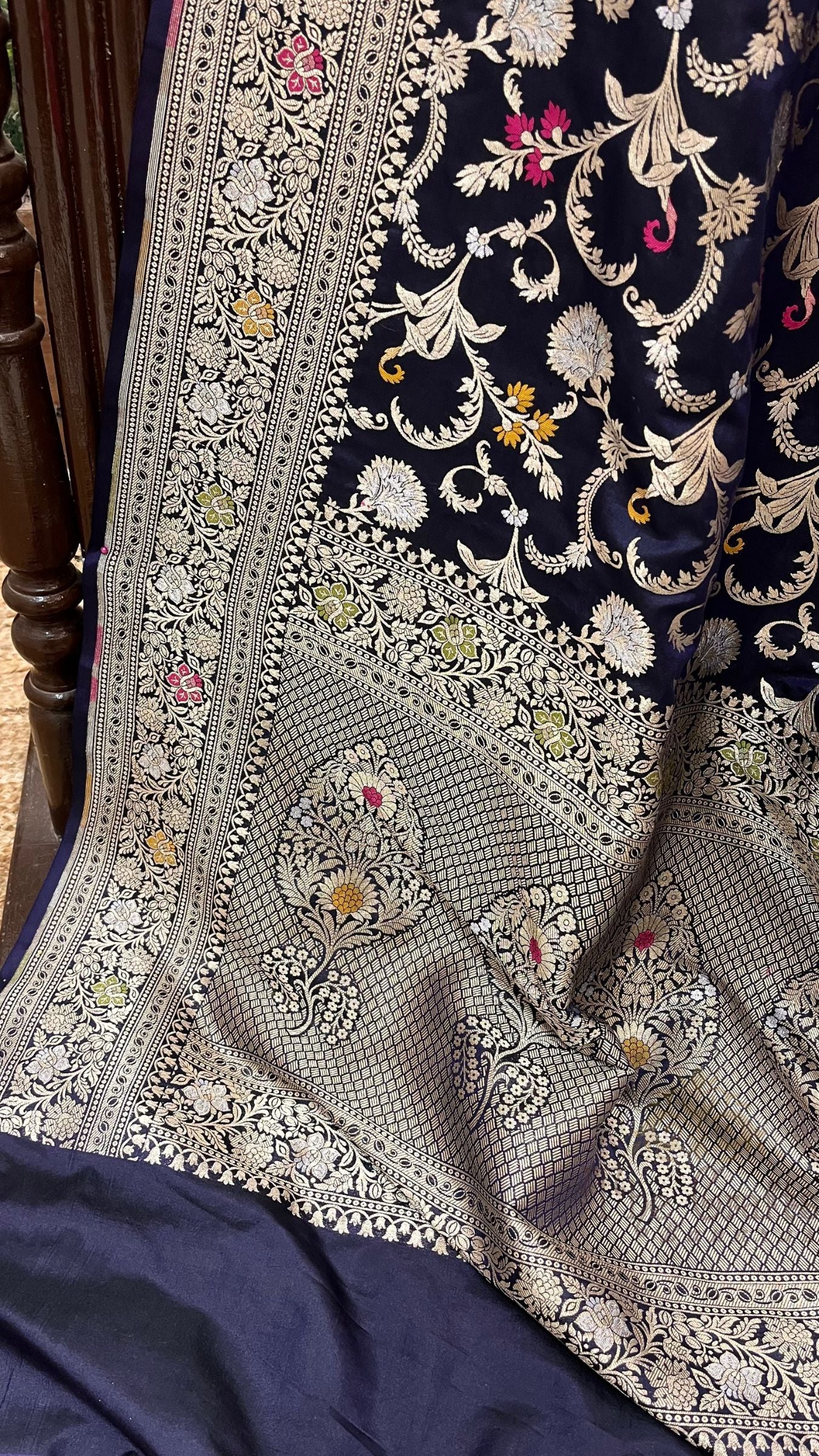 Pure Katan Silk Handloom Banarasi Saree - Jaal Work With Meenakari