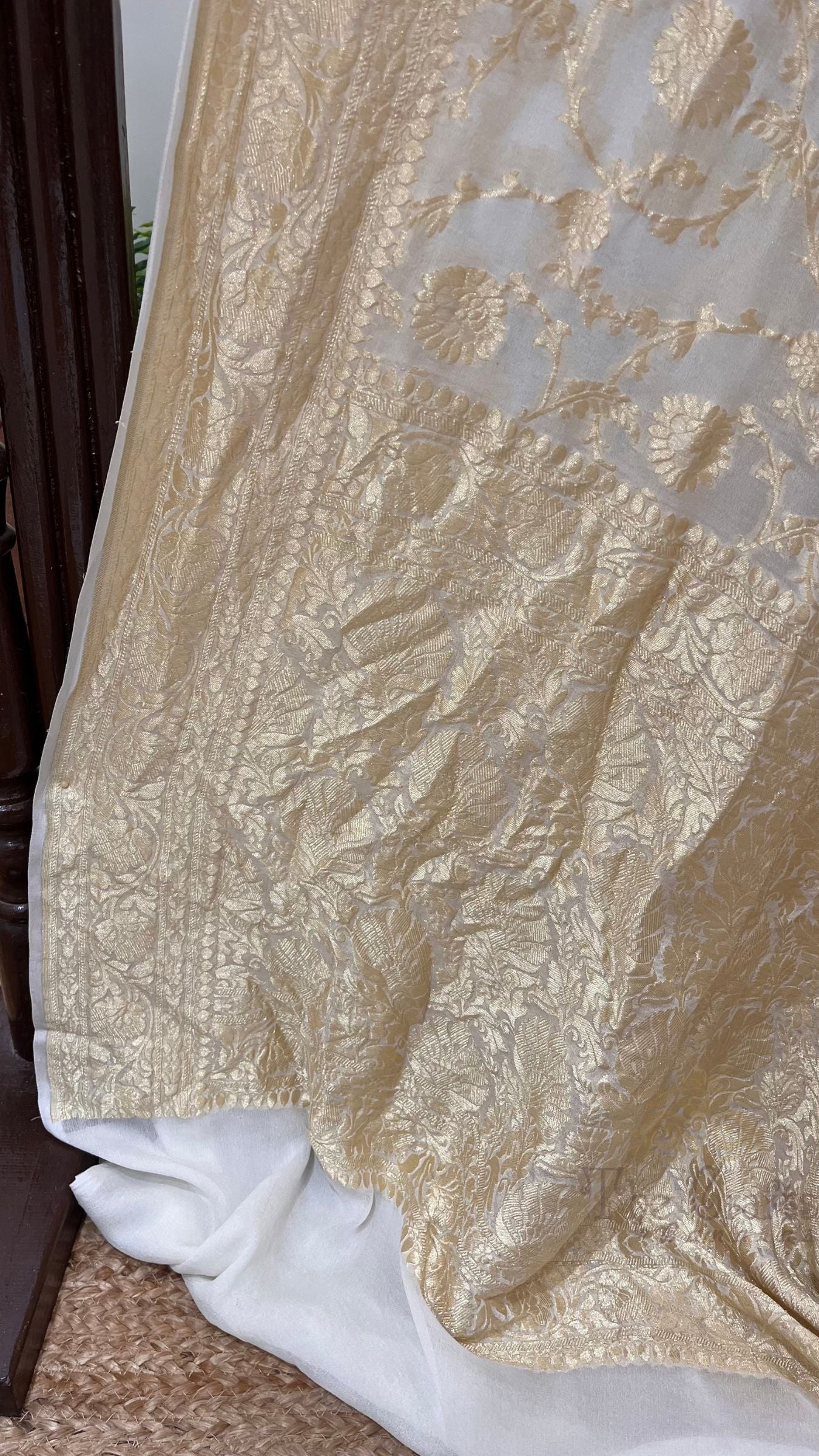 Khaddi Georgette Banarasi Saree - Water Zari