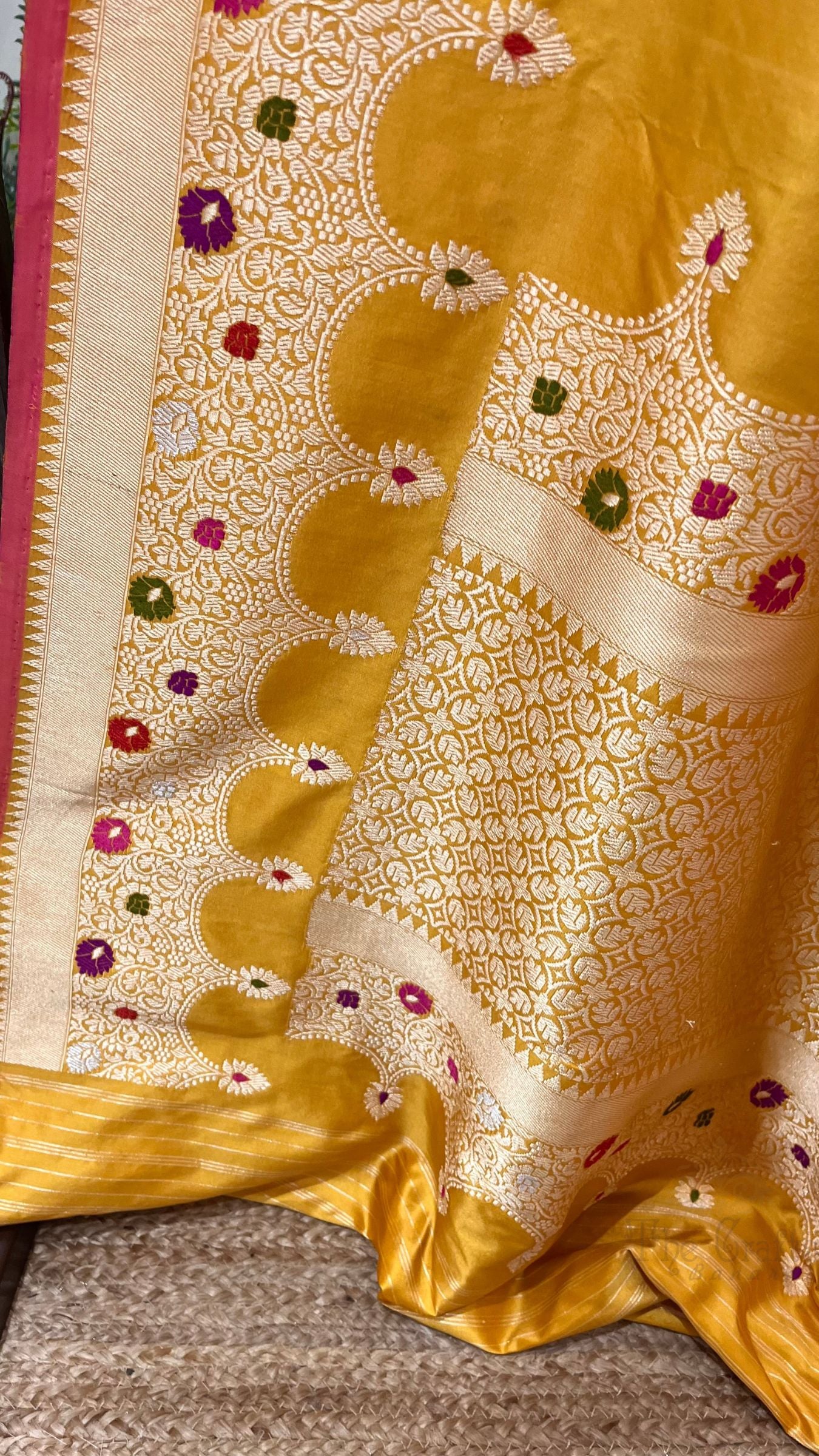 Pure Katan Silk Handloom Banarasi Saree - Kadhua Tanchui Brocade Meena