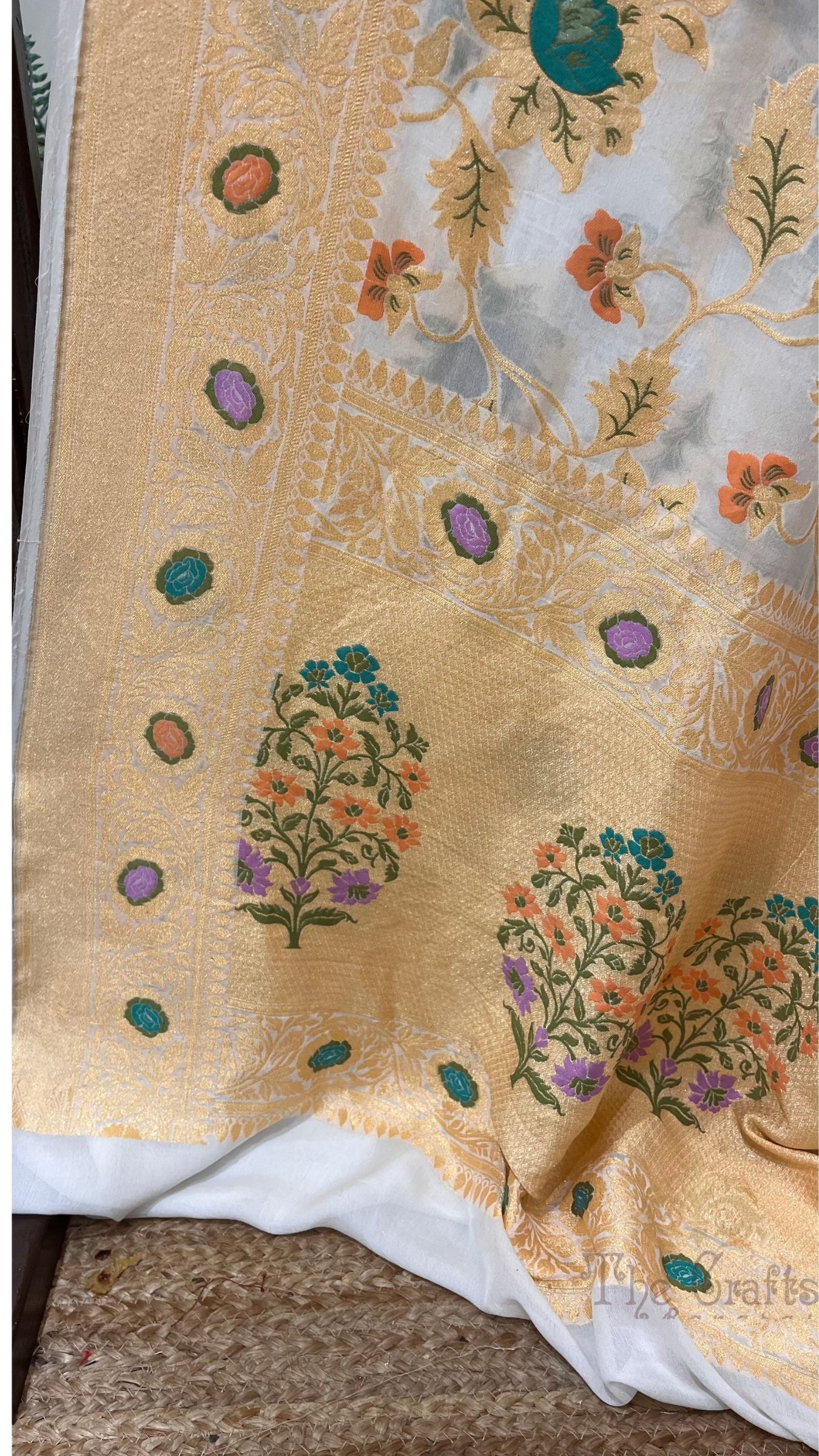 Khaddi Georgette Handloom Banarasi Saree - Jaal with Meenakari