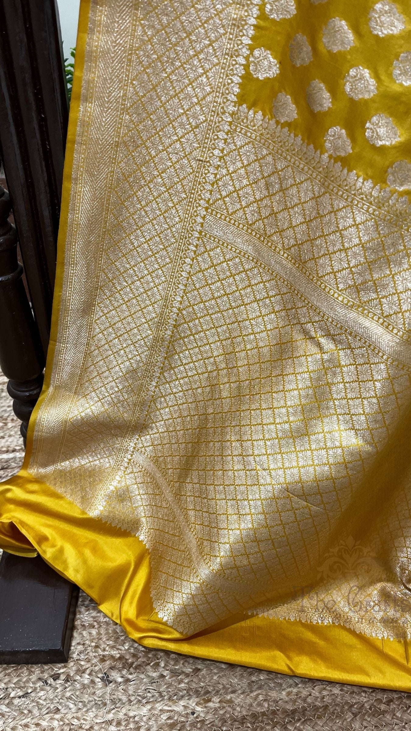 Pure Katan Silk Handloom Banarasi Saree - Jaal work